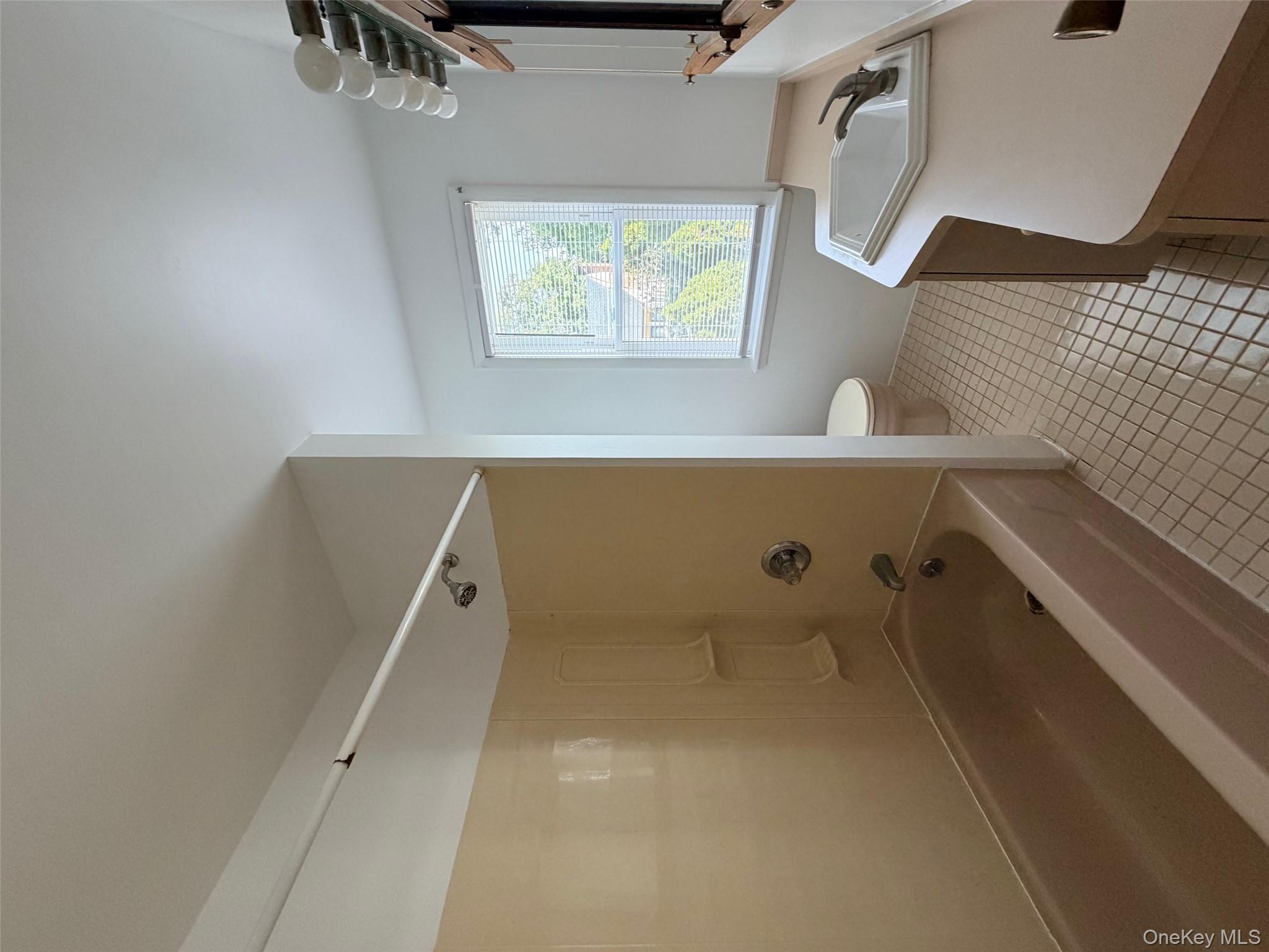 #10 photo, 30 McKinley Avenue, ナッソー郡 Franklin Square , NY 10010