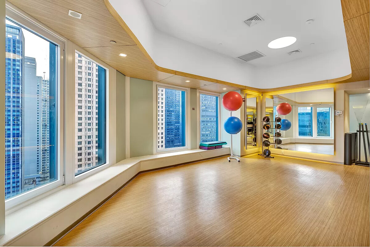 #14 photo, 150 W 56TH Street, マンハッタン Midtown , NY 10019