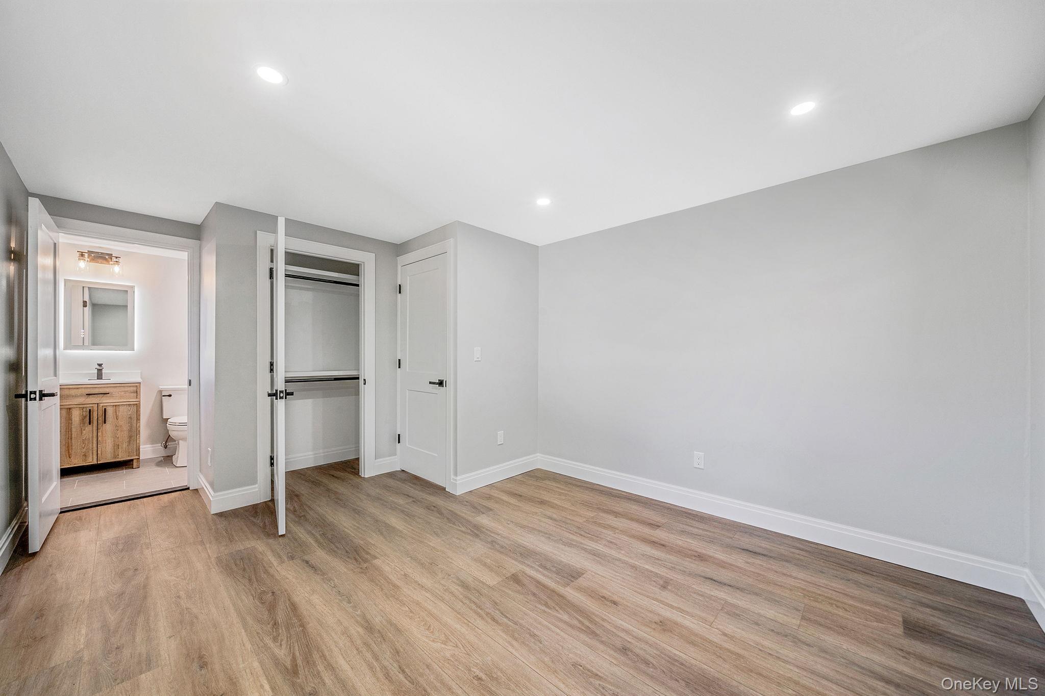 #13 photo, 45 Arrowhead Drive, サフォーク郡 Shirley , NY 11967