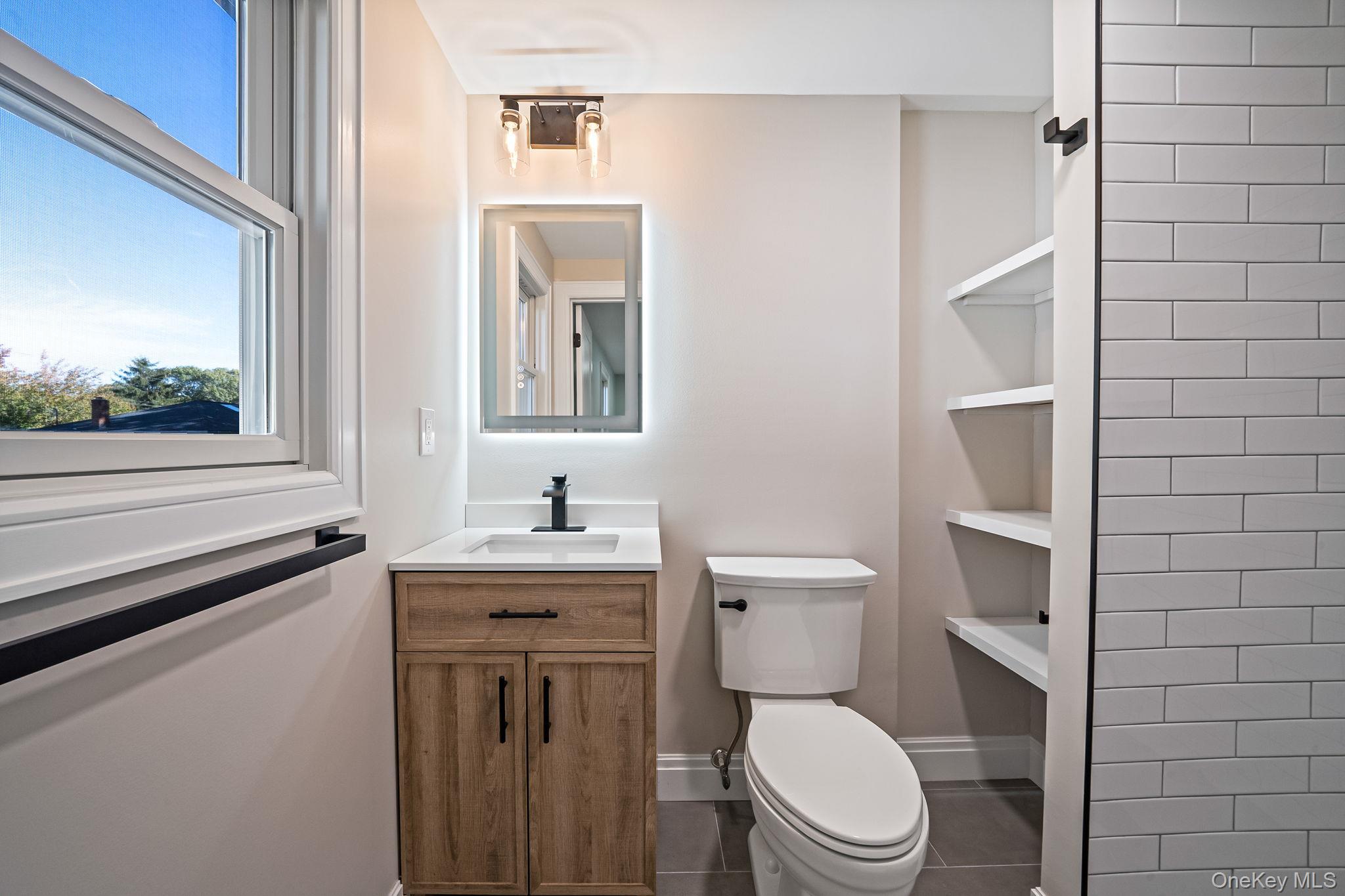 #15 photo, 45 Arrowhead Drive, サフォーク郡 Shirley , NY 11967