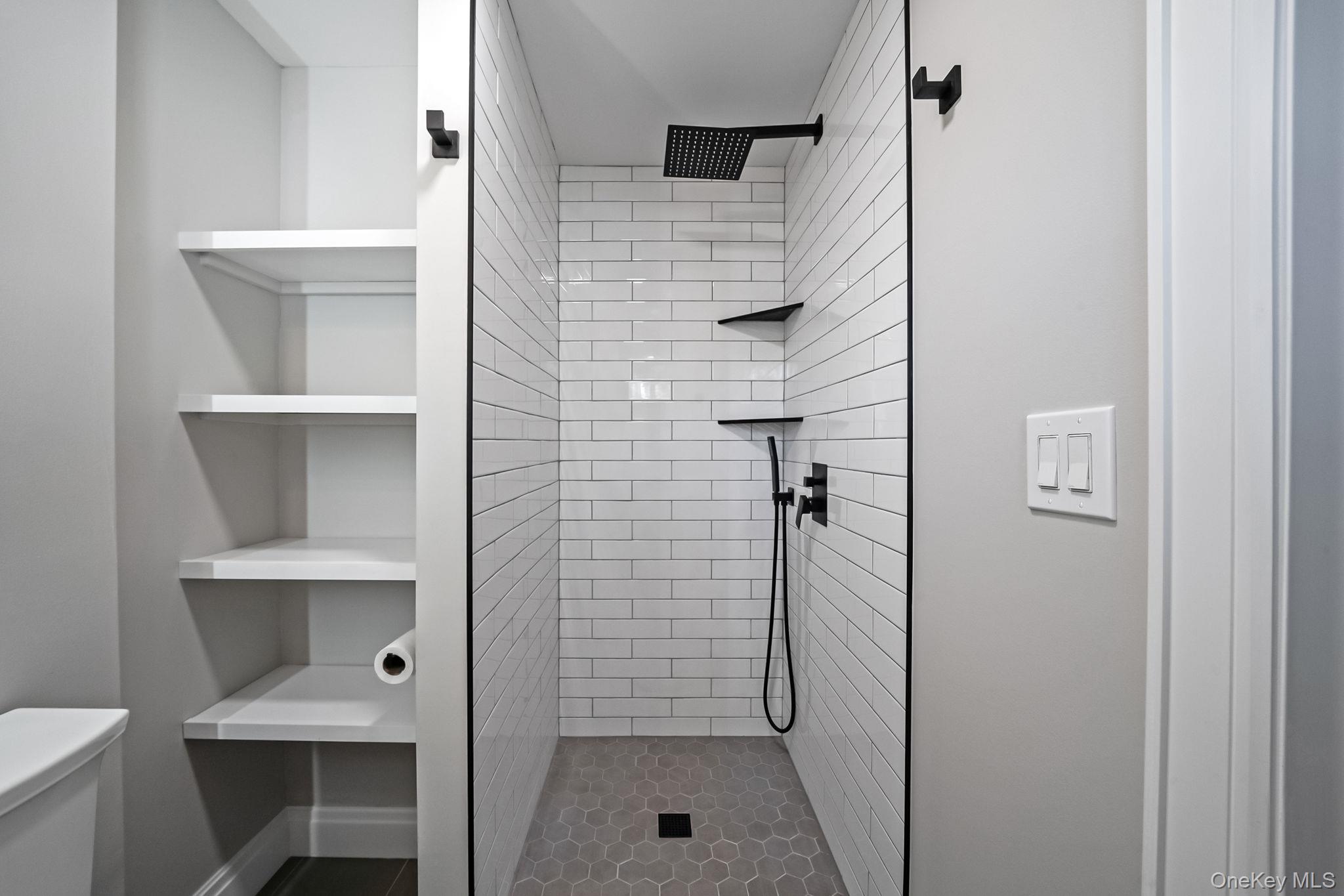 #16 photo, 45 Arrowhead Drive, サフォーク郡 Shirley , NY 11967