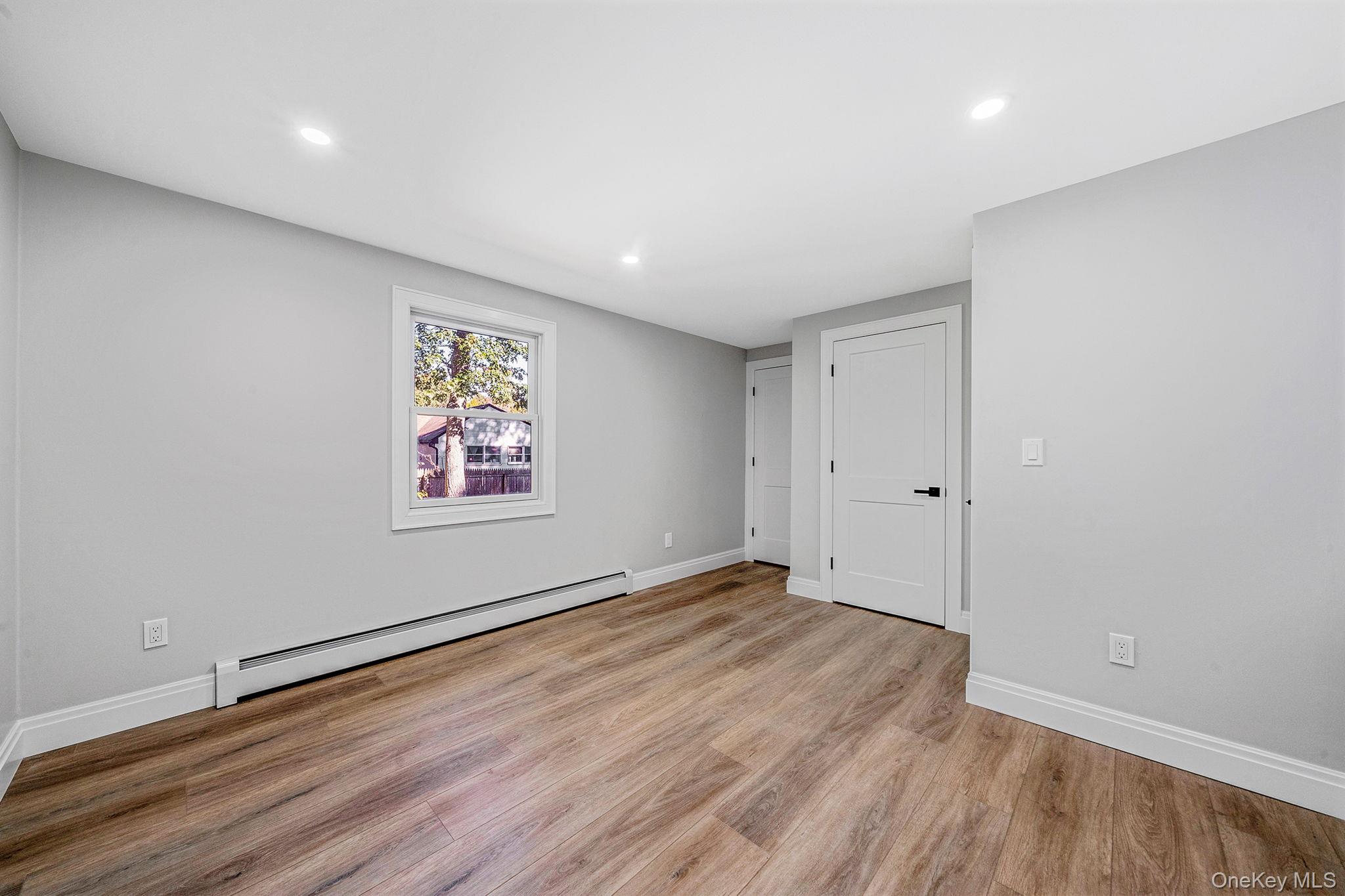 #17 photo, 45 Arrowhead Drive, サフォーク郡 Shirley , NY 11967