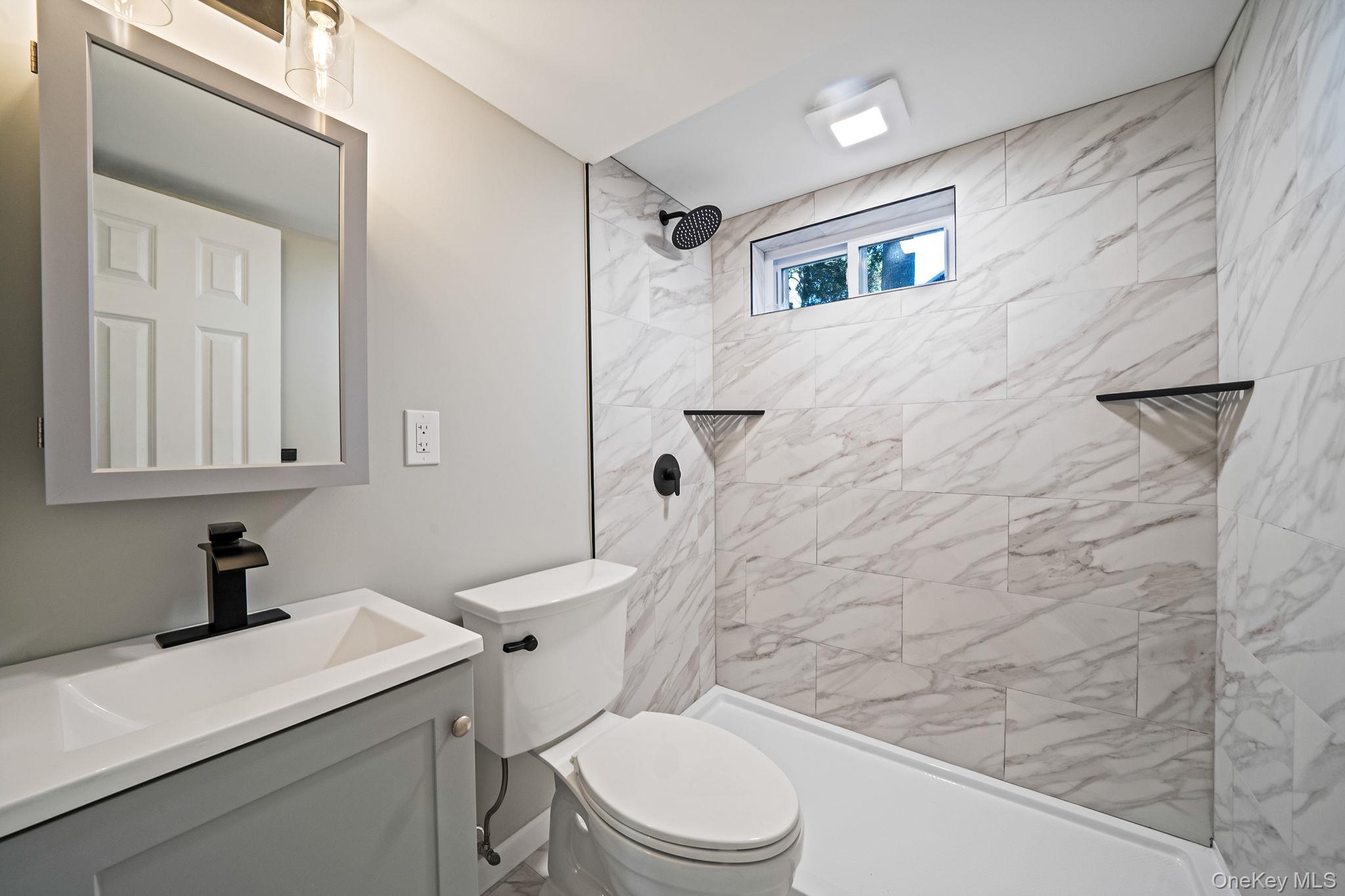 #20 photo, 45 Arrowhead Drive, サフォーク郡 Shirley , NY 11967