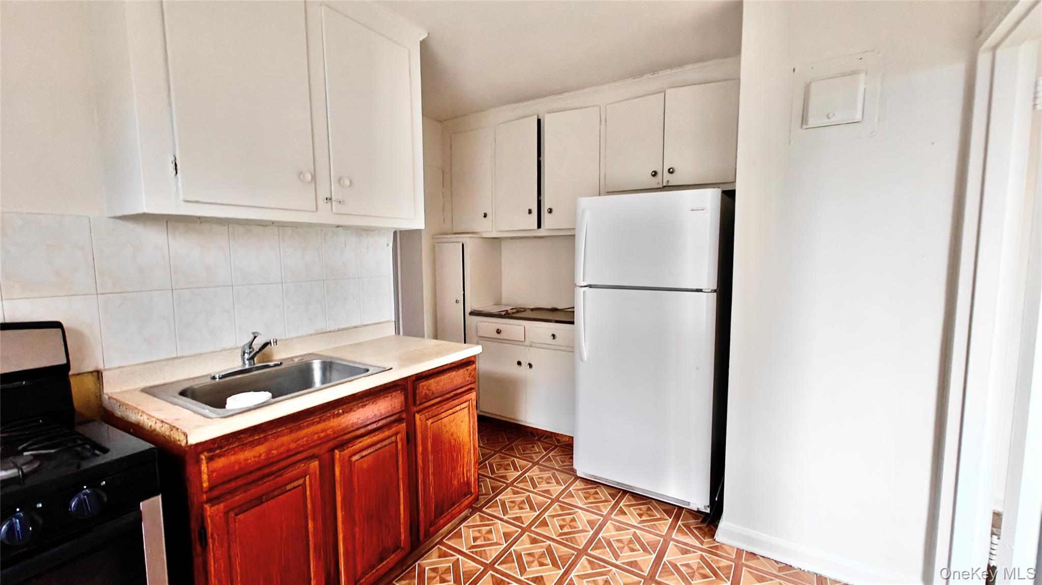 #13 photo, 94-11 34th Road, クイーンズ区 Jackson Heights , NY 11372