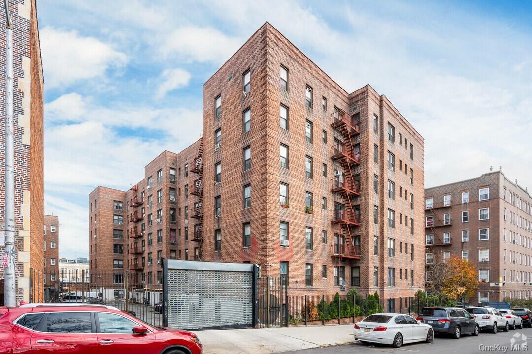 #4 photo, 94-11 34th Road, クイーンズ区 Jackson Heights , NY 11372