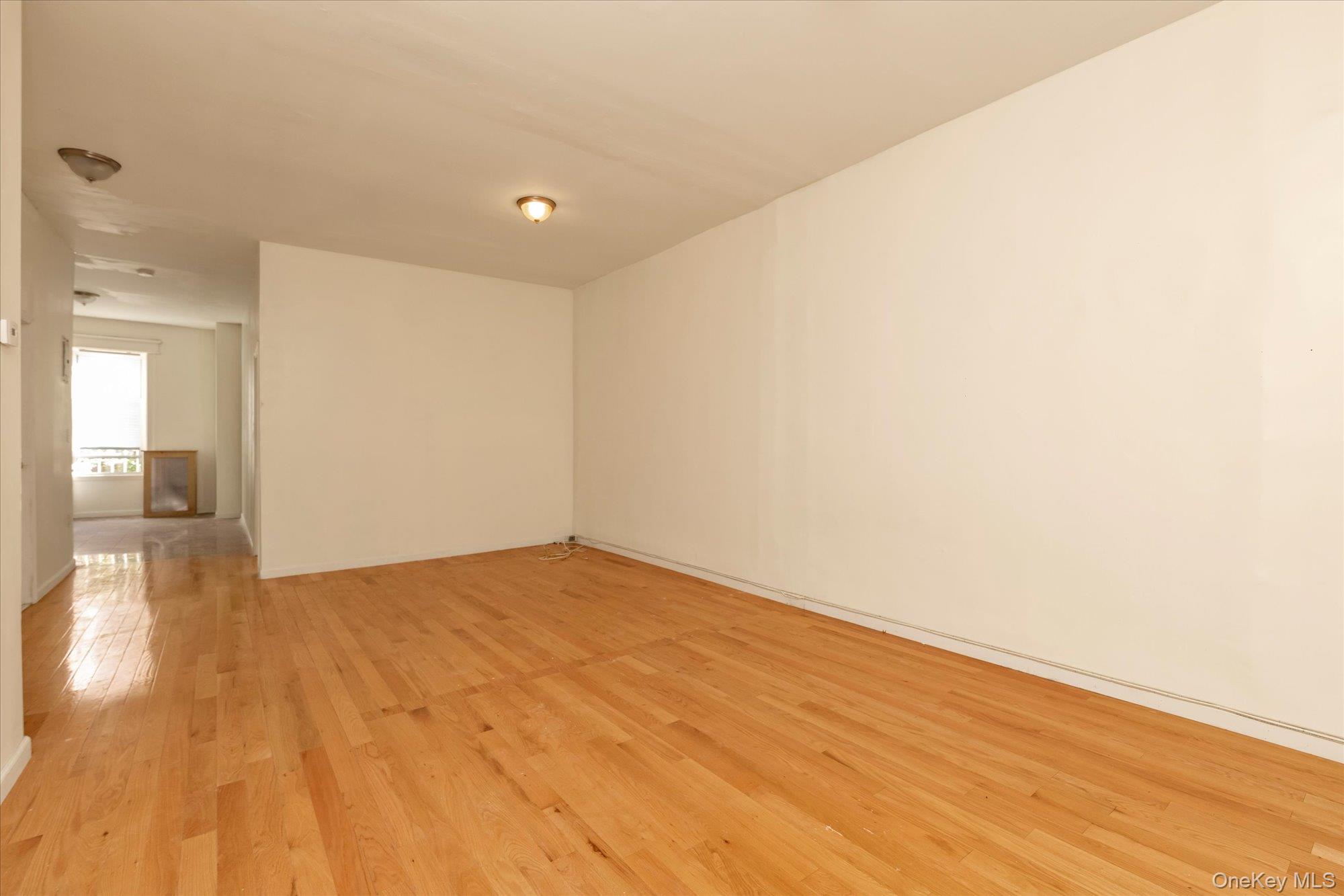 #5 photo, 8615 75th Street, クイーンズ区 Woodhaven , NY 11421