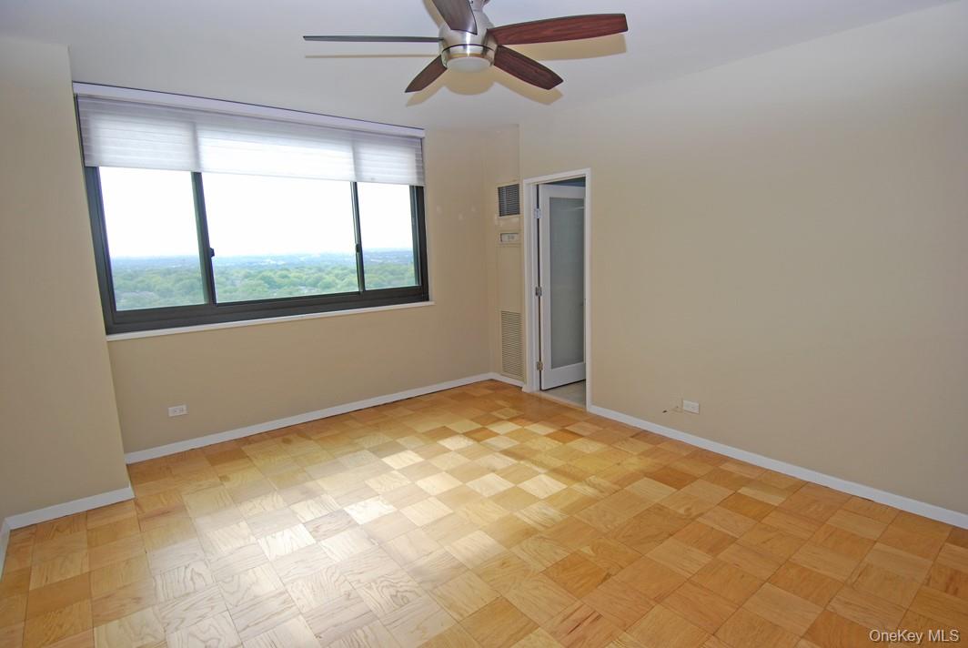 #14 photo, 26910 Grand Central Parkway, クイーンズ区 Floral Park , NY 11005