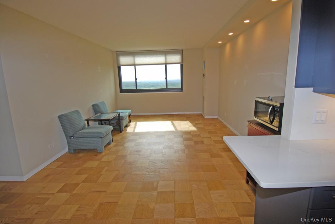 #4 photo, 26910 Grand Central Parkway, クイーンズ区 Floral Park , NY 11005