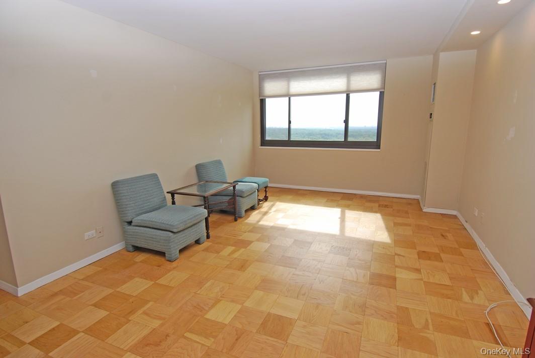 #9 photo, 26910 Grand Central Parkway, クイーンズ区 Floral Park , NY 11005