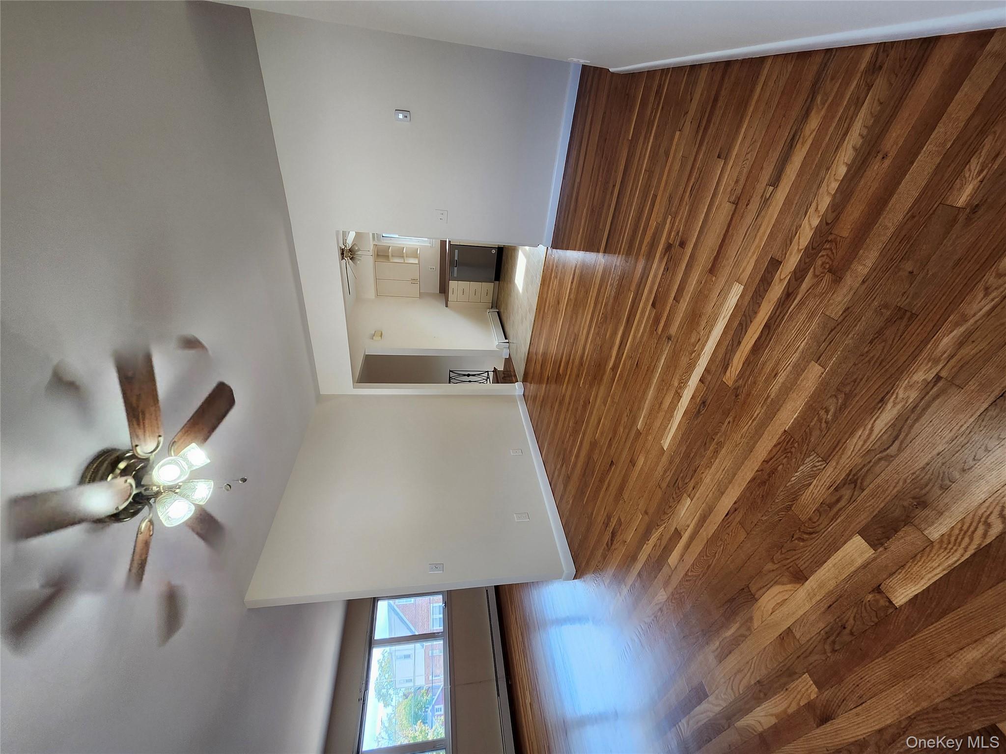 #15 photo, 33 Graywood Road, ナッソー郡 Port Washington , NY 11050