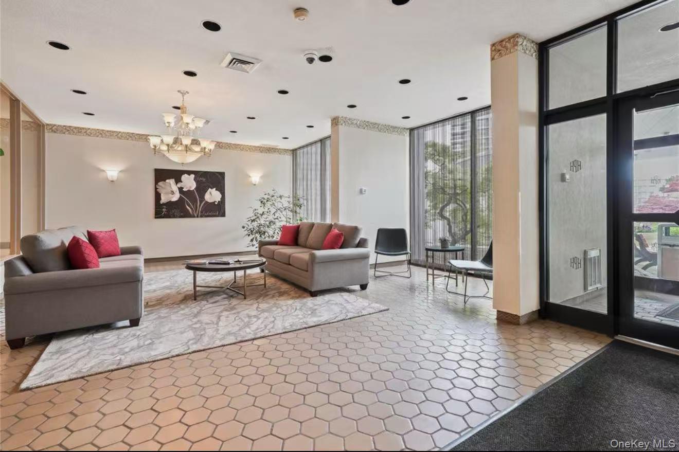 #11 photo, 100 High Point Drive, Hartsdale , NY 10530