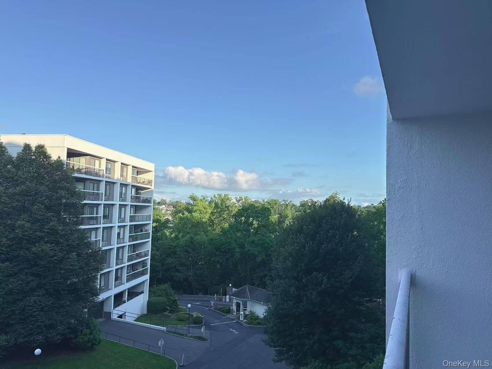 #18 photo, 100 High Point Drive, Hartsdale , NY 10530