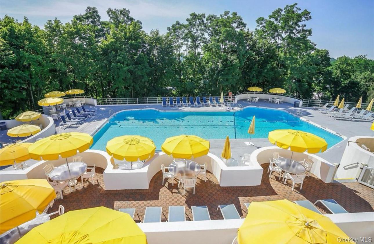 #20 photo, 100 High Point Drive, Hartsdale , NY 10530