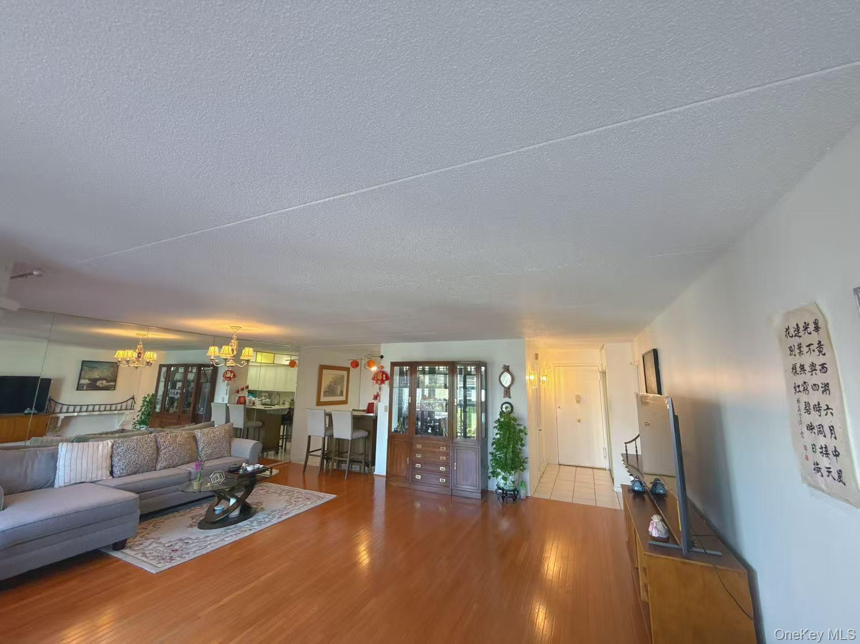 #8 photo, 100 High Point Drive, Hartsdale , NY 10530