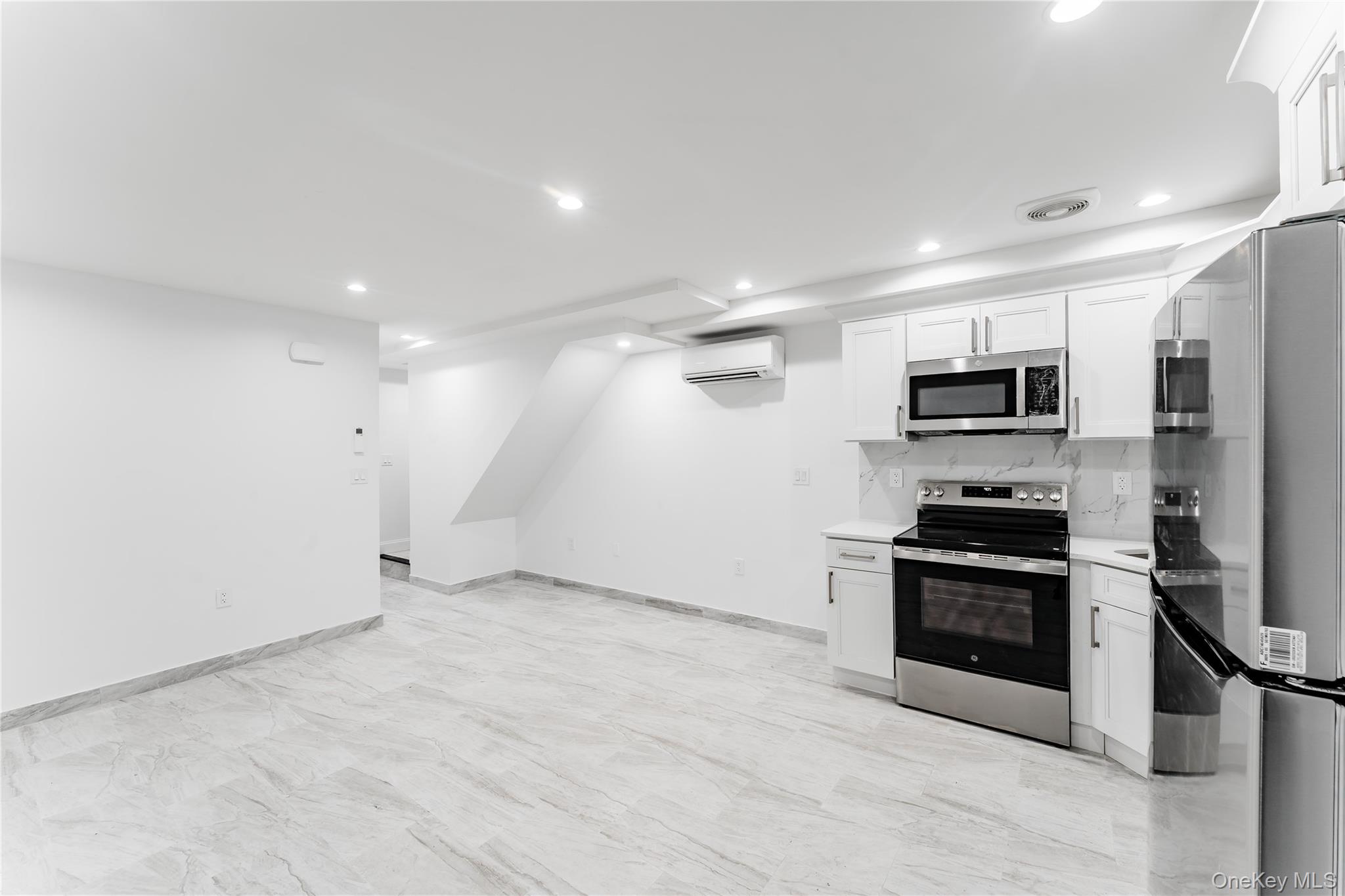 #13 photo, 30 Corbin Place, ブルックリン区 Brooklyn , NY 11235