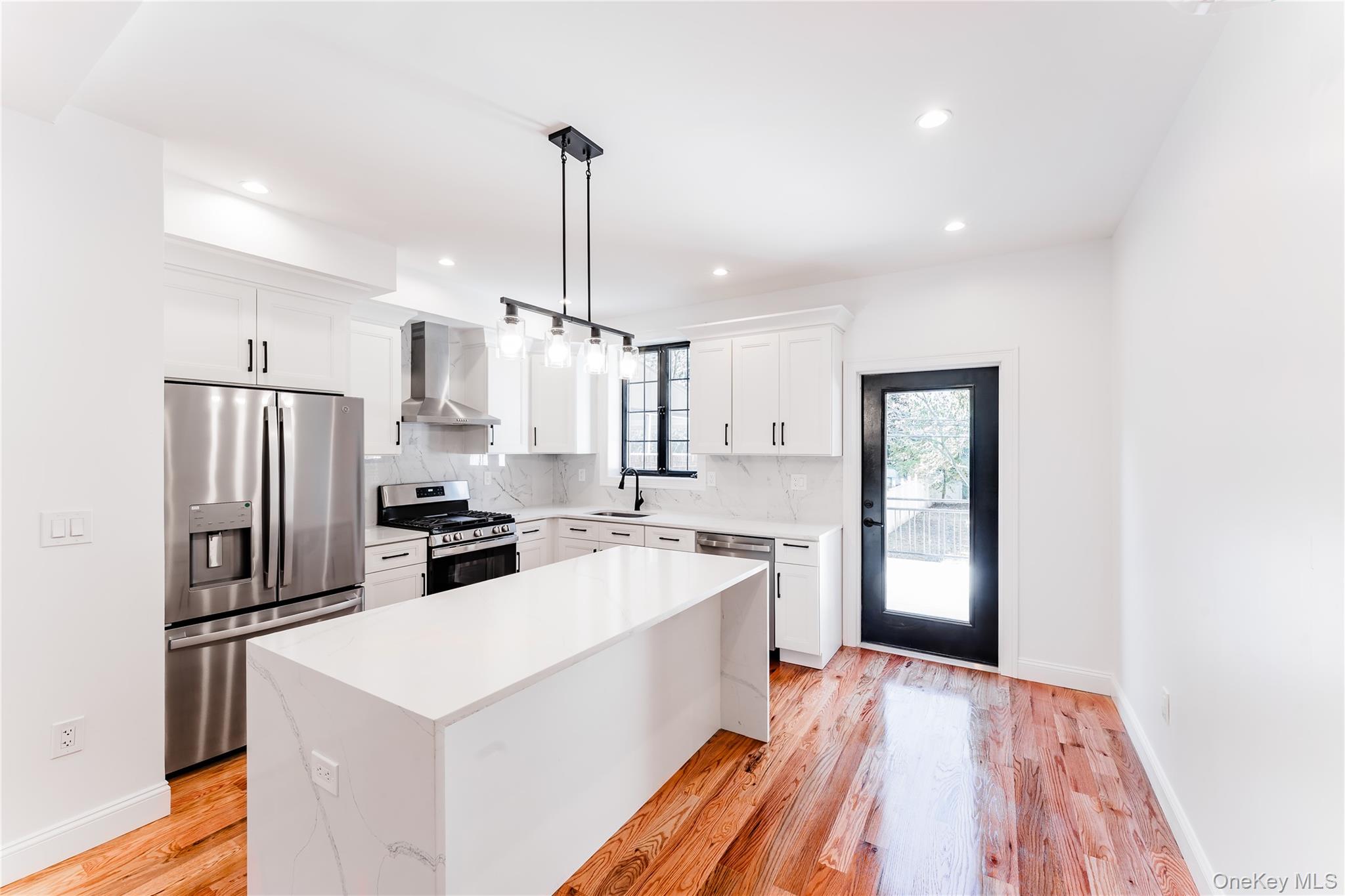 #4 photo, 30 Corbin Place, ブルックリン区 Brooklyn , NY 11235