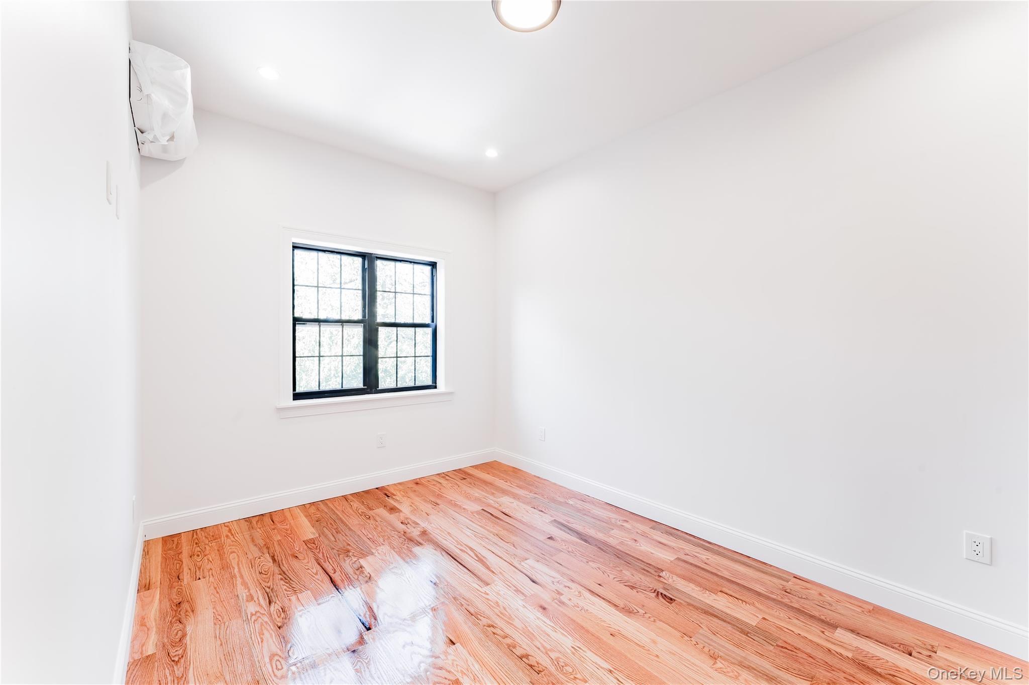 #7 photo, 30 Corbin Place, ブルックリン区 Brooklyn , NY 11235