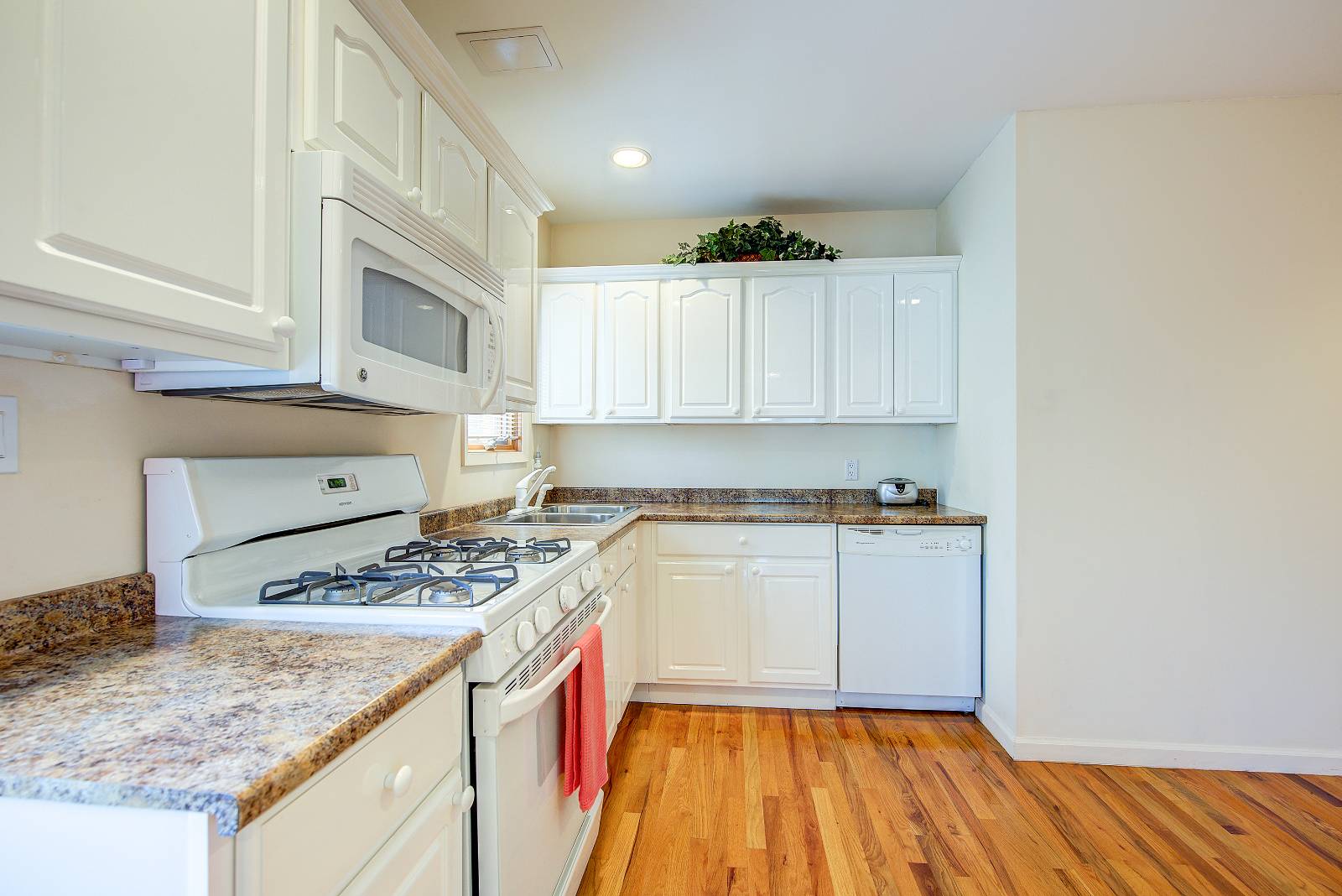 #10 photo, 160-32 11th Avenue, クイーンズ区 Whitestone , NY 11357