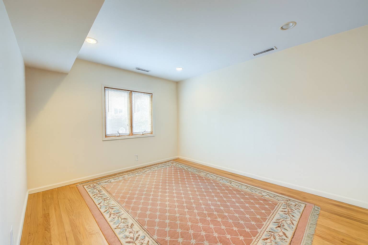 #28 photo, 160-32 11th Avenue, クイーンズ区 Whitestone , NY 11357