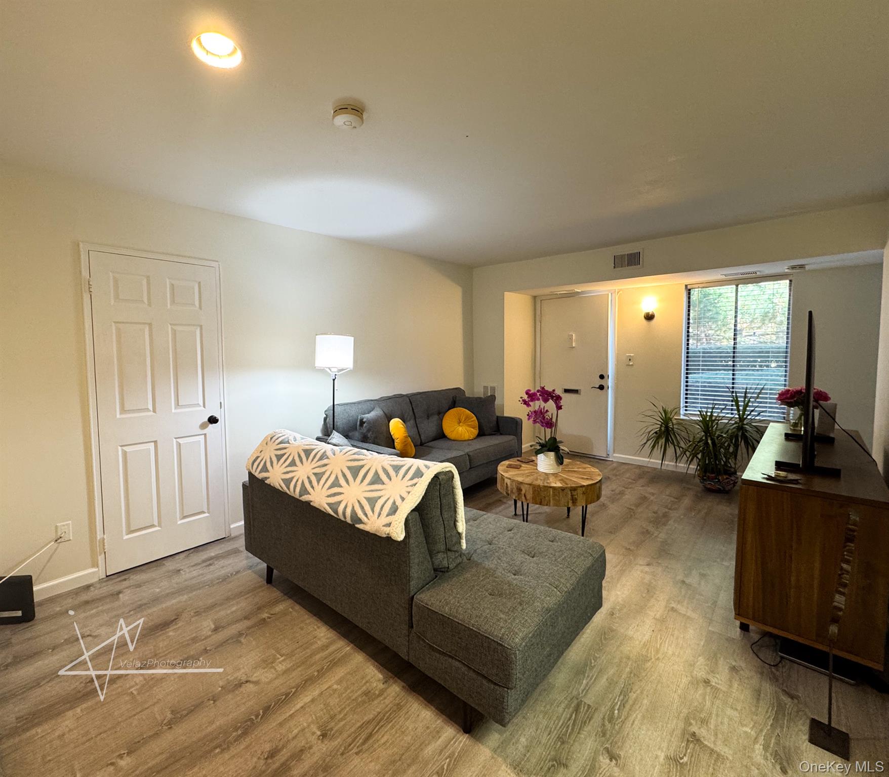 #17 photo, 37 El Camino Court, サフォーク郡 Coram , NY 11727