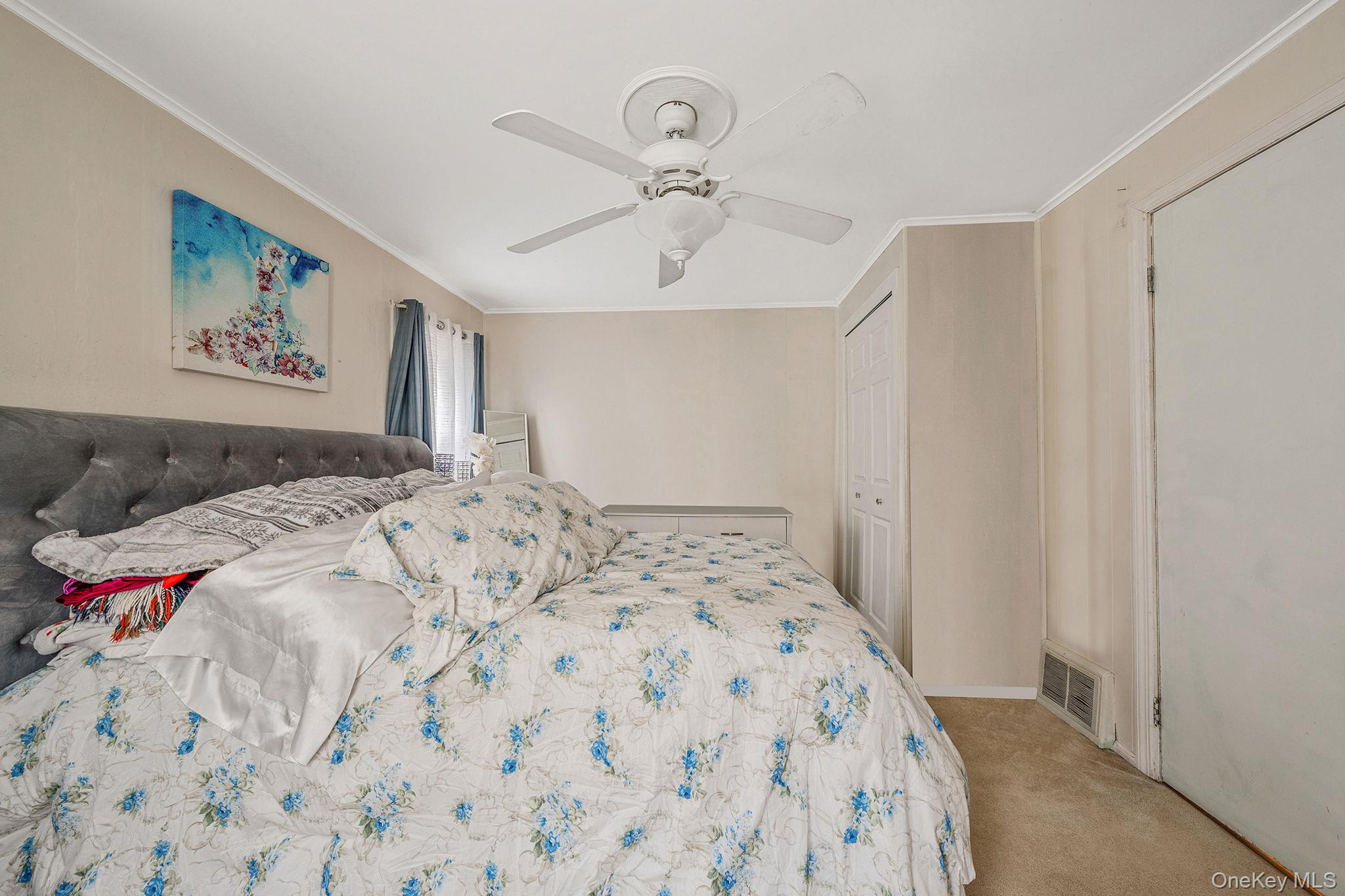 #11 photo, 14 West Drive, Bay Shore , NY 11706