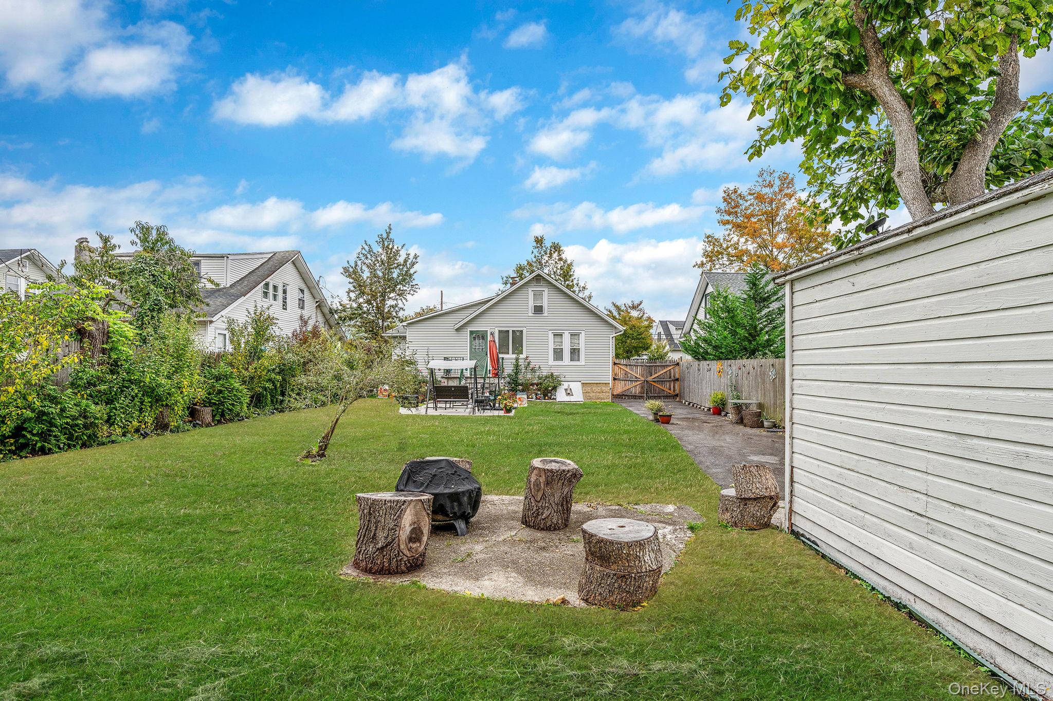 #19 photo, 14 West Drive, Bay Shore , NY 11706