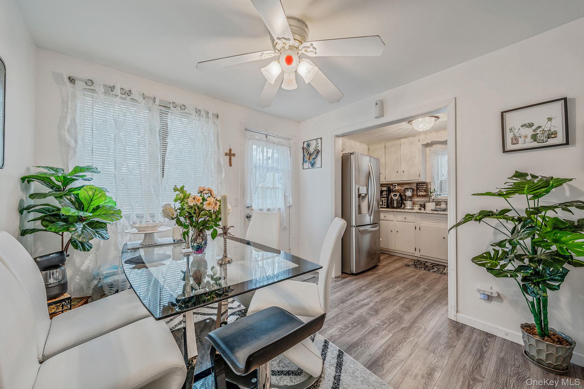 #4 photo, 14 West Drive, Bay Shore , NY 11706