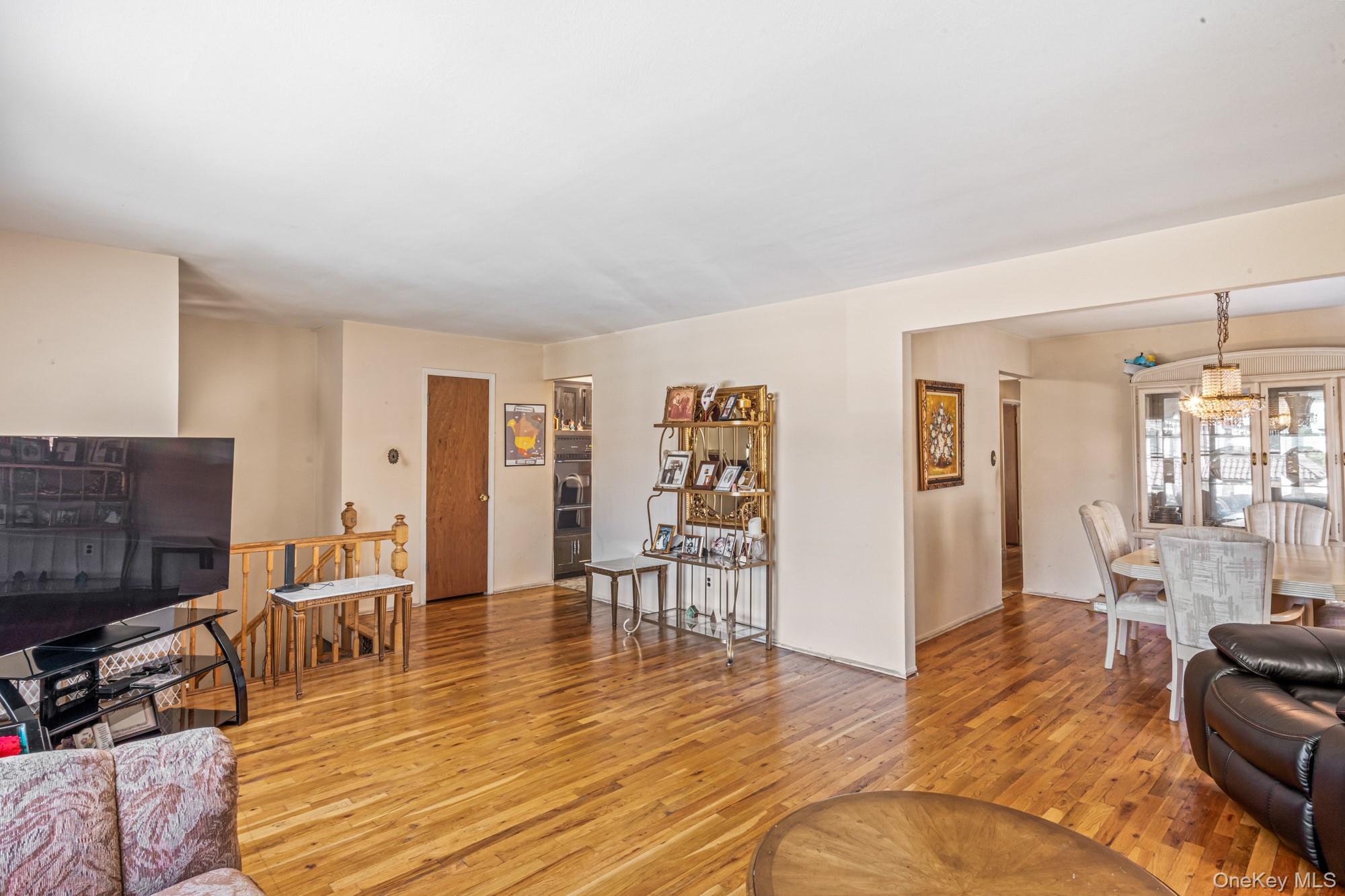 #7 photo, 14-07 158th Street, クイーンズ区 Beechhurst , NY 11357