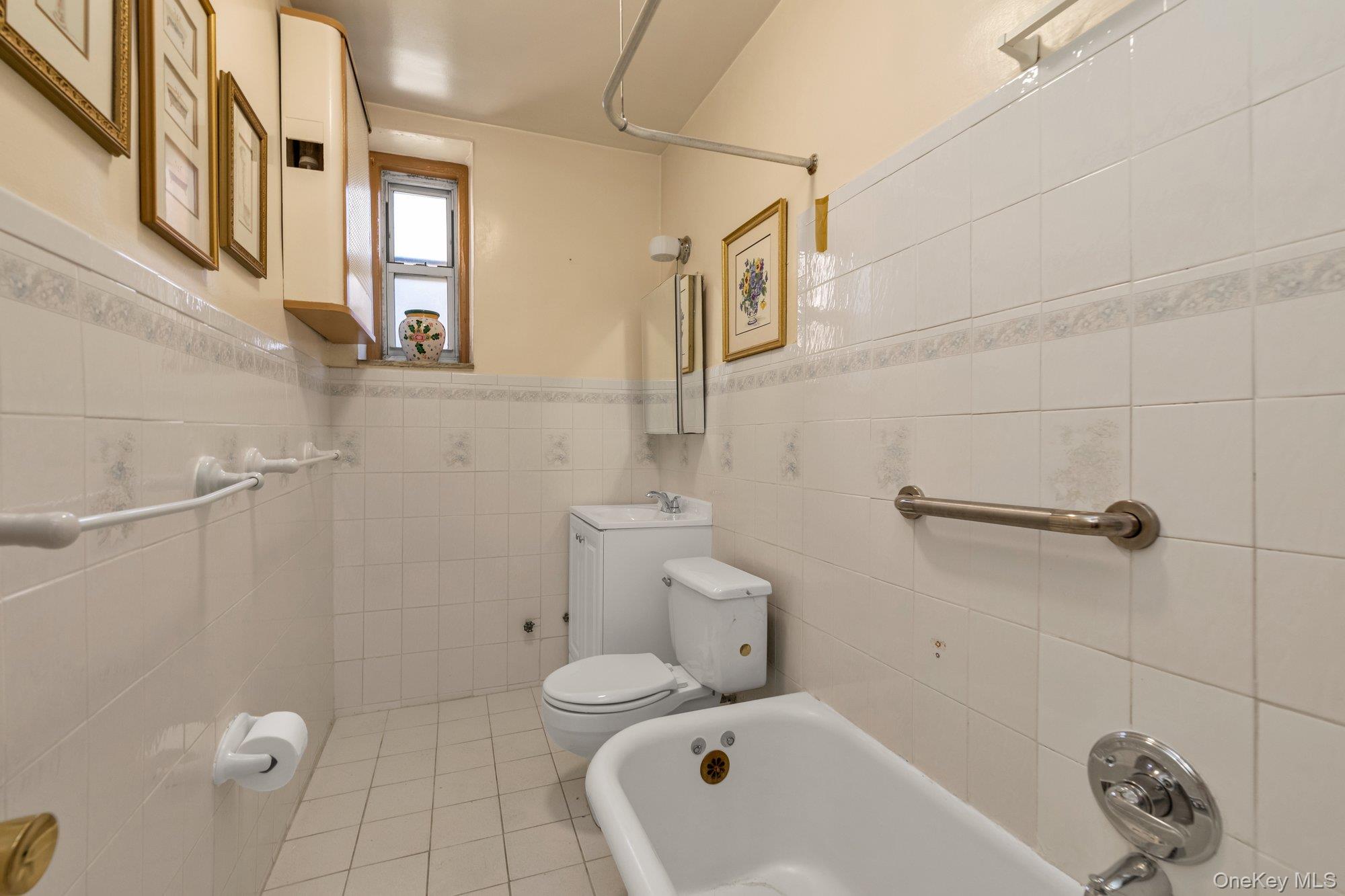 #11 photo, 37-28 80th Street, クイーンズ区 Jackson Heights , NY 11372