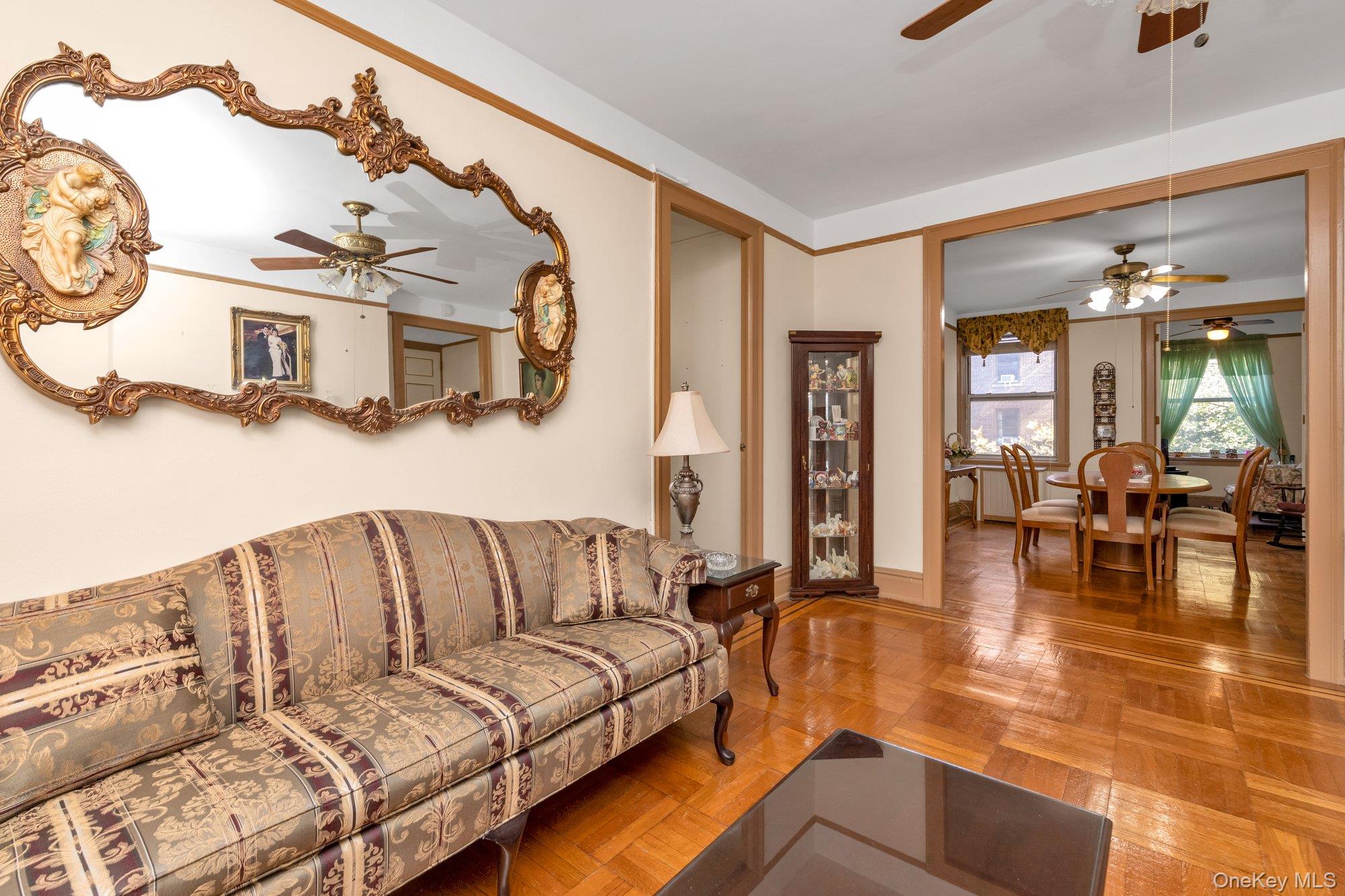 #4 photo, 37-28 80th Street, クイーンズ区 Jackson Heights , NY 11372