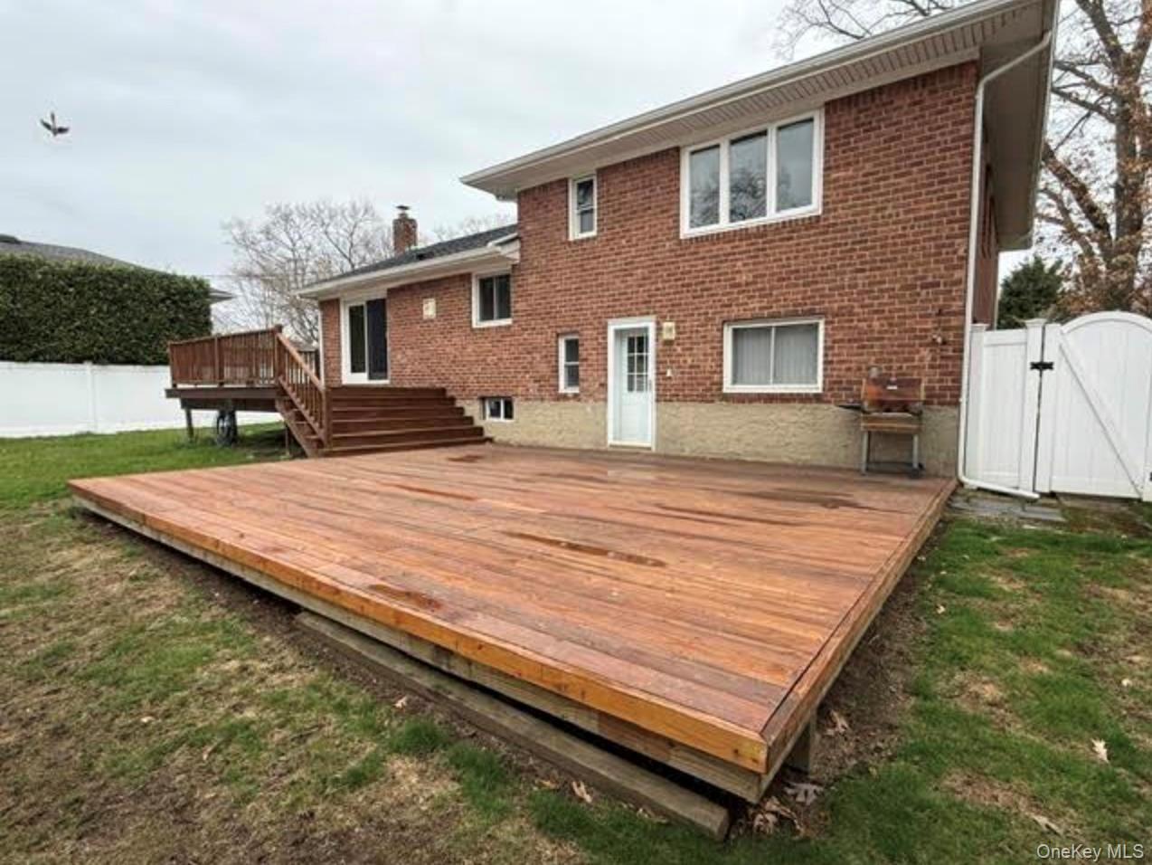 #12 photo, 748 Leslie, ナッソー郡 East Meadow , NY 11554