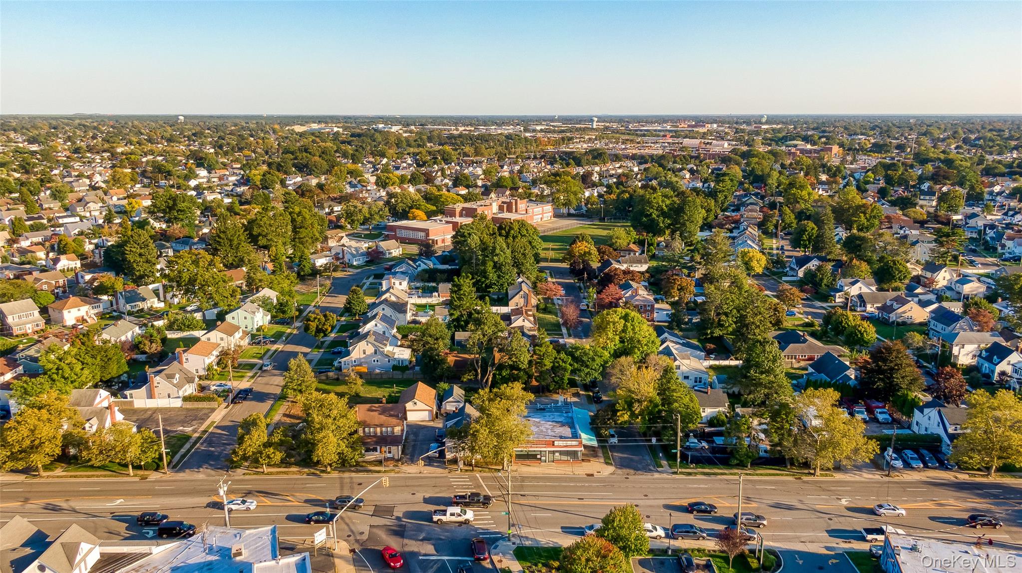 #11 photo, 155 Woodbury Road, ナッソー郡 Hicksville , NY 11801