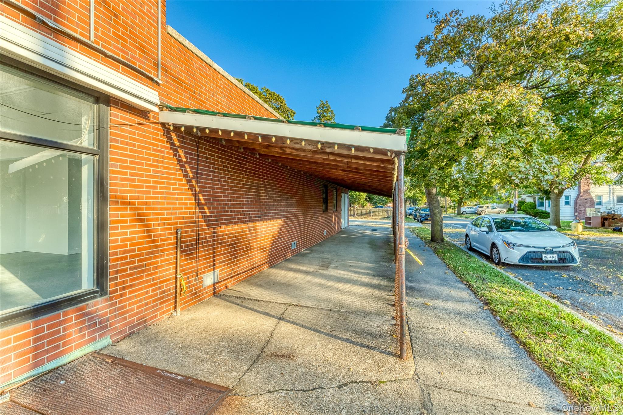 #2 photo, 155 Woodbury Road, ナッソー郡 Hicksville , NY 11801