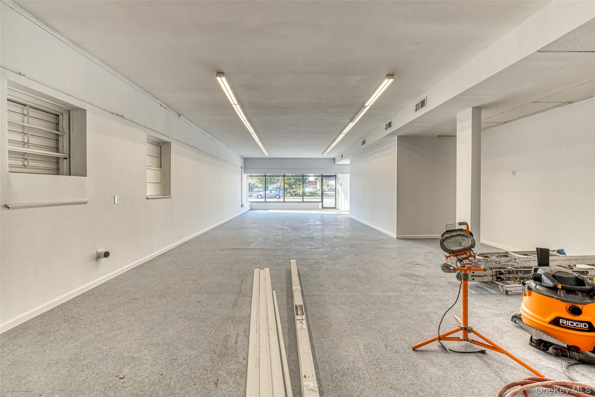 #4 photo, 155 Woodbury Road, ナッソー郡 Hicksville , NY 11801