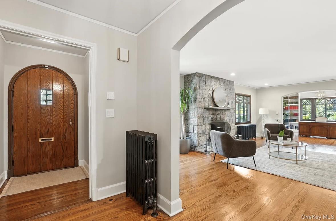 #2 photo, 276 Overlook Road, New Rochelle , NY 10804