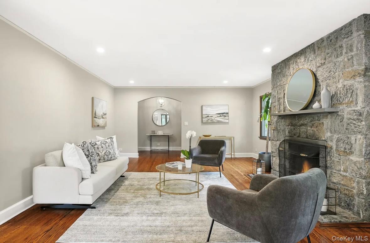 #3 photo, 276 Overlook Road, New Rochelle , NY 10804