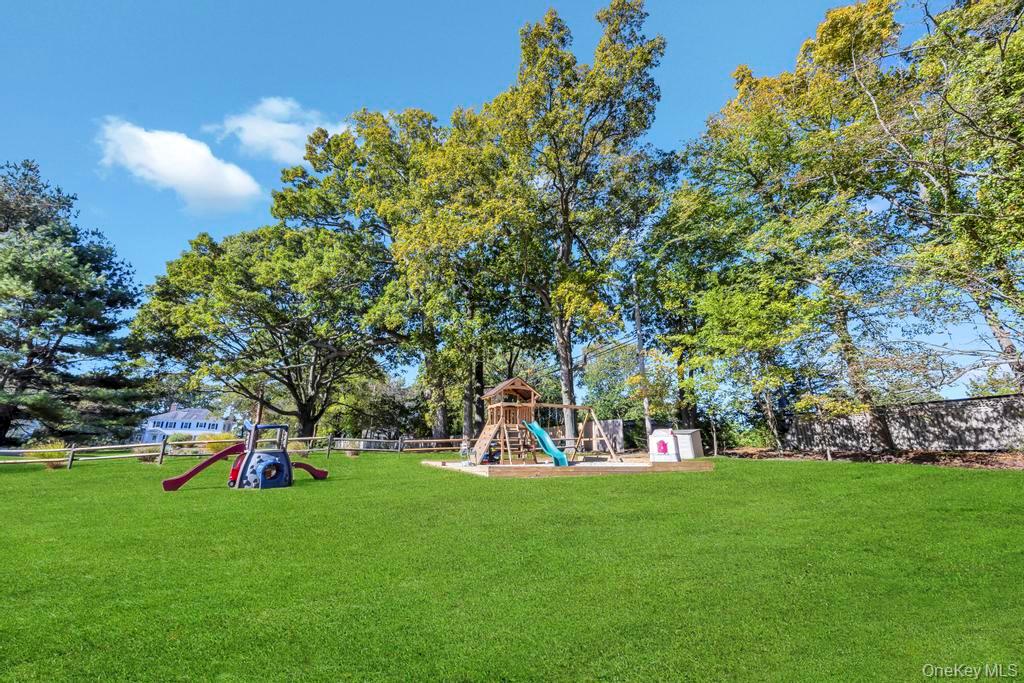 #6 photo, 39 Bevin Road, Northport , NY 11768