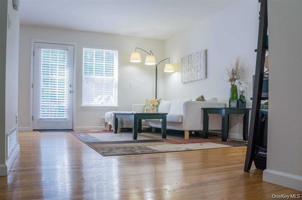 #4 photo, 141 Pinebrook Drive, Hyde Park , NY 12538