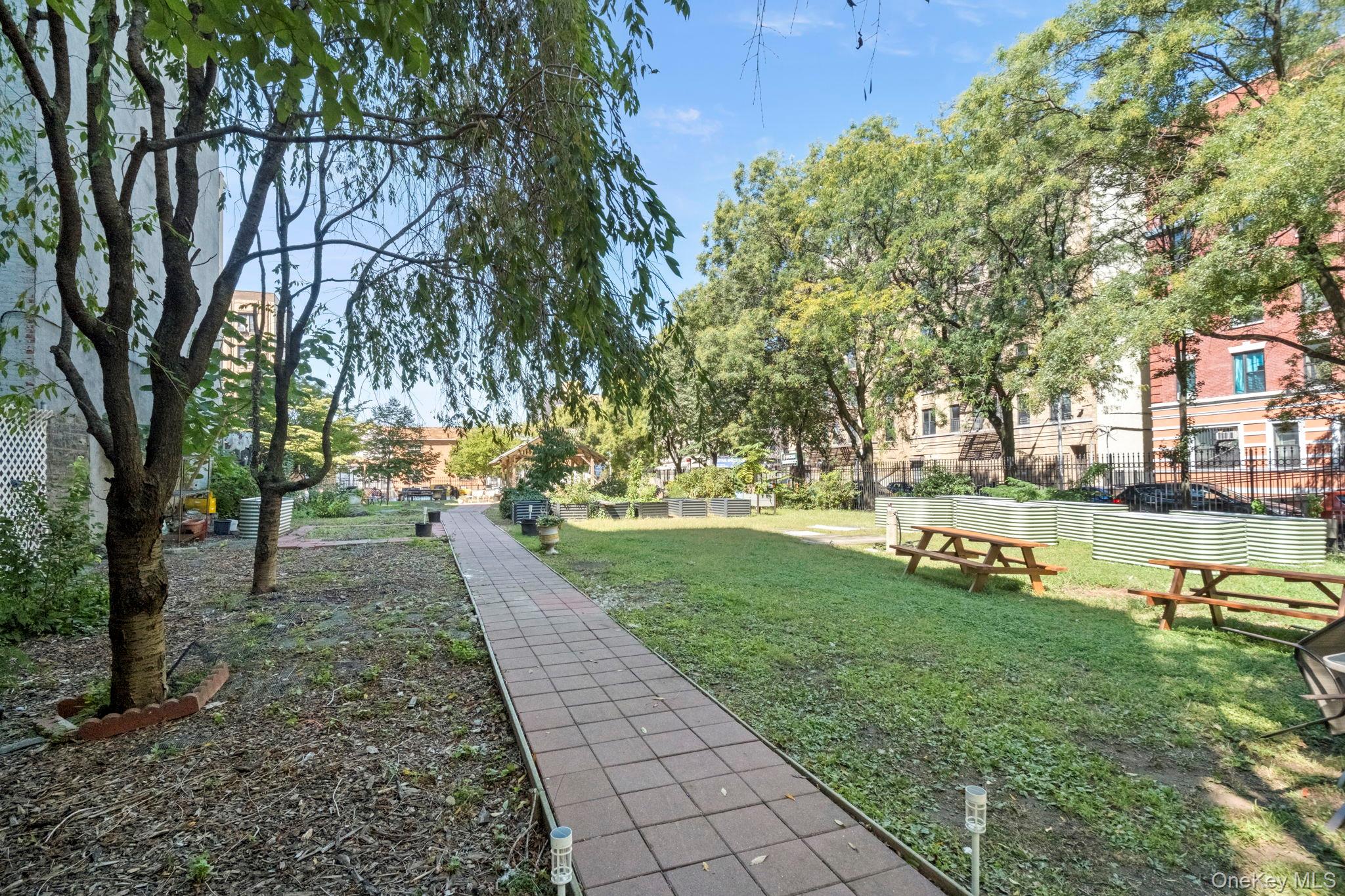 #18 photo, 1976 LaFontaine Avenue, ブロンクス区 Bronx , NY 10457