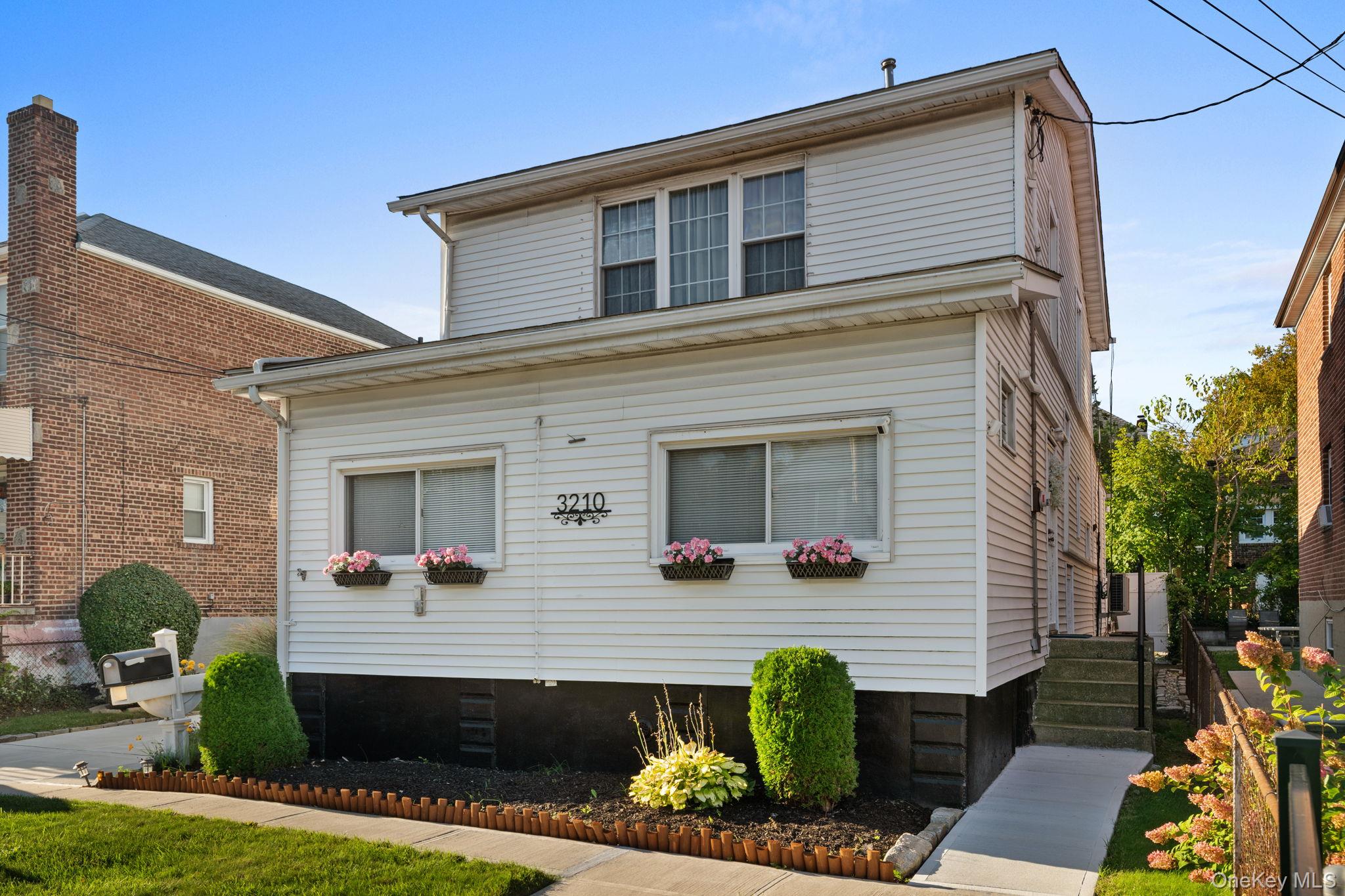 #1 photo, 3210 Country Club Road, ブロンクス区 Bronx , NY 10465