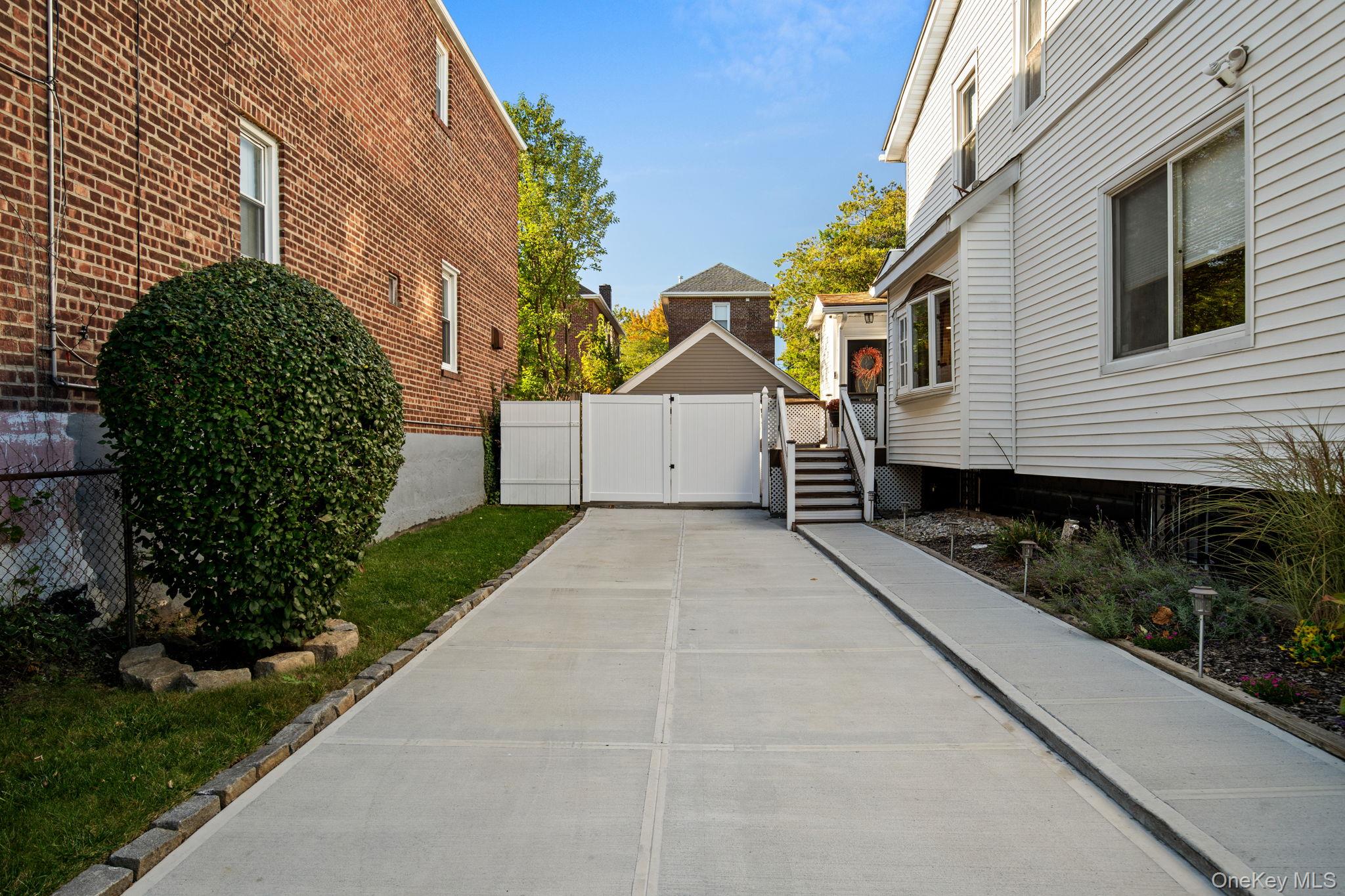 #3 photo, 3210 Country Club Road, ブロンクス区 Bronx , NY 10465