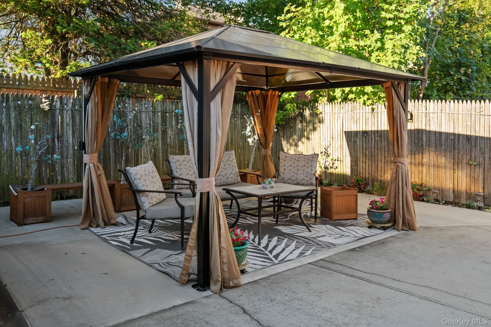 #8 photo, 3210 Country Club Road, ブロンクス区 Bronx , NY 10465