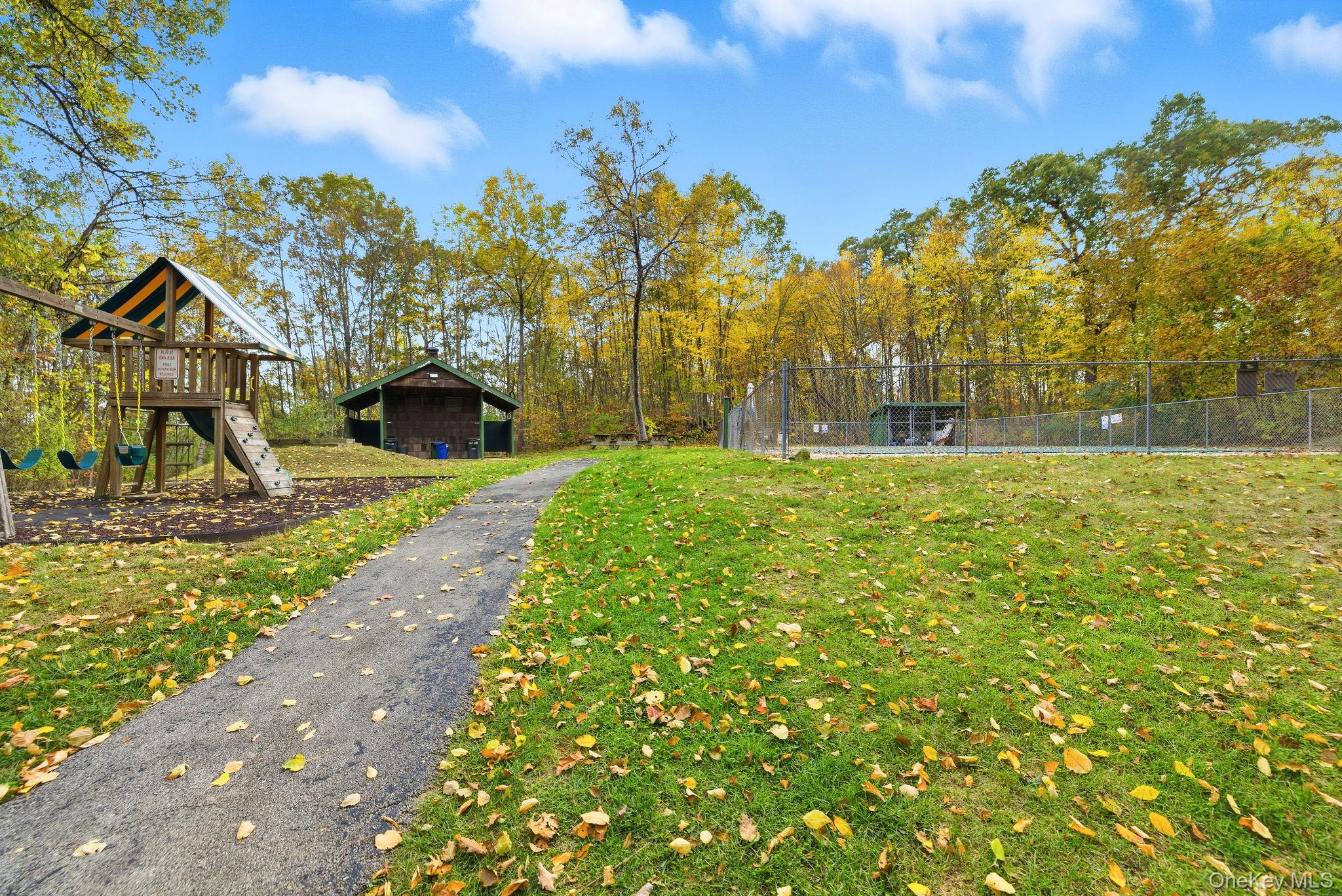 #19 photo, 529 Fox Run Lane, Carmel , NY 10512