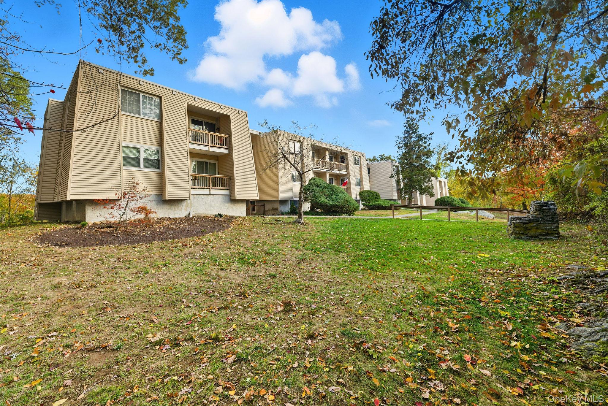 #20 photo, 529 Fox Run Lane, Carmel , NY 10512