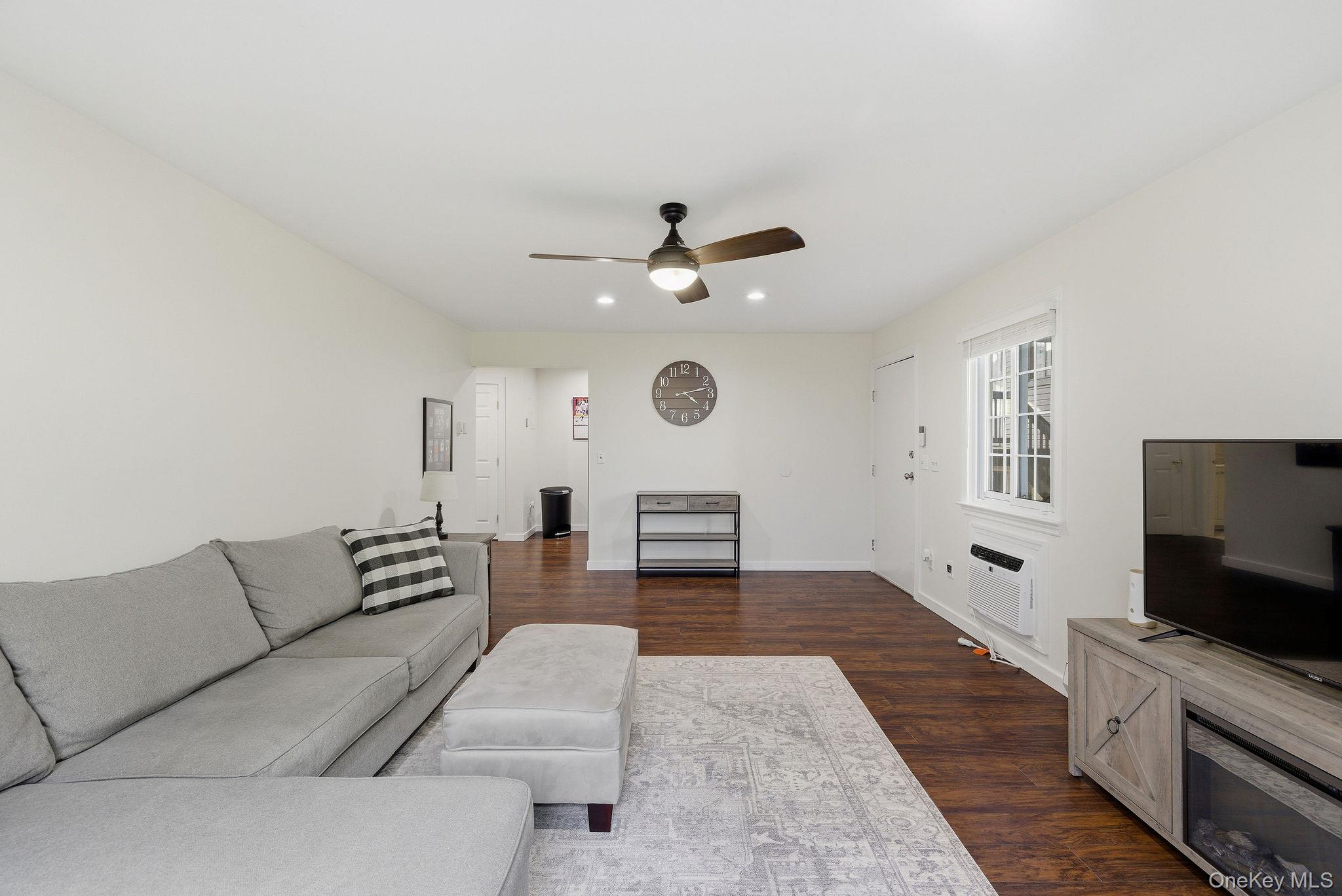 #4 photo, 529 Fox Run Lane, Carmel , NY 10512