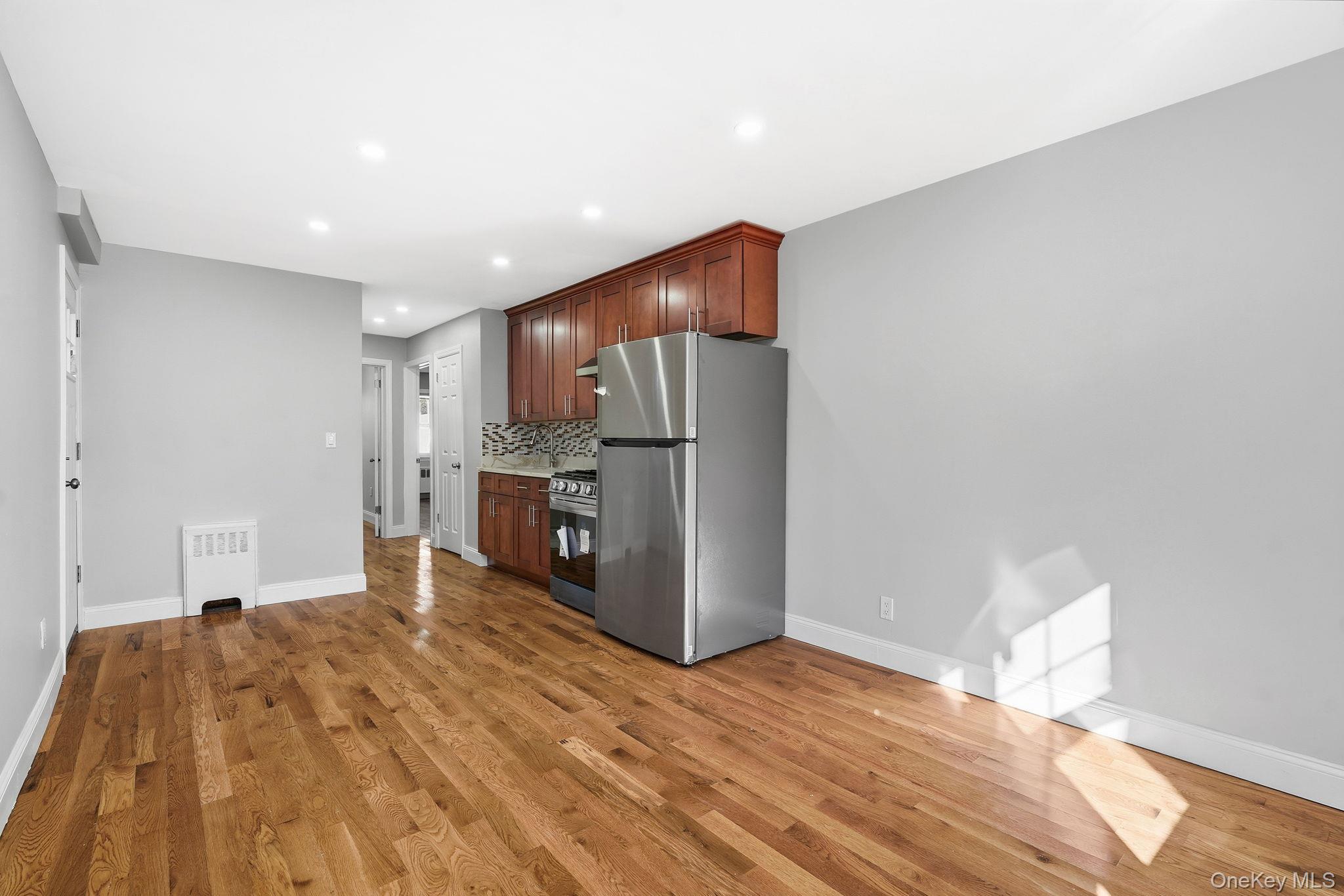 #15 photo, 2943 Yates Avenue, ブロンクス区 Bronx , NY 10469