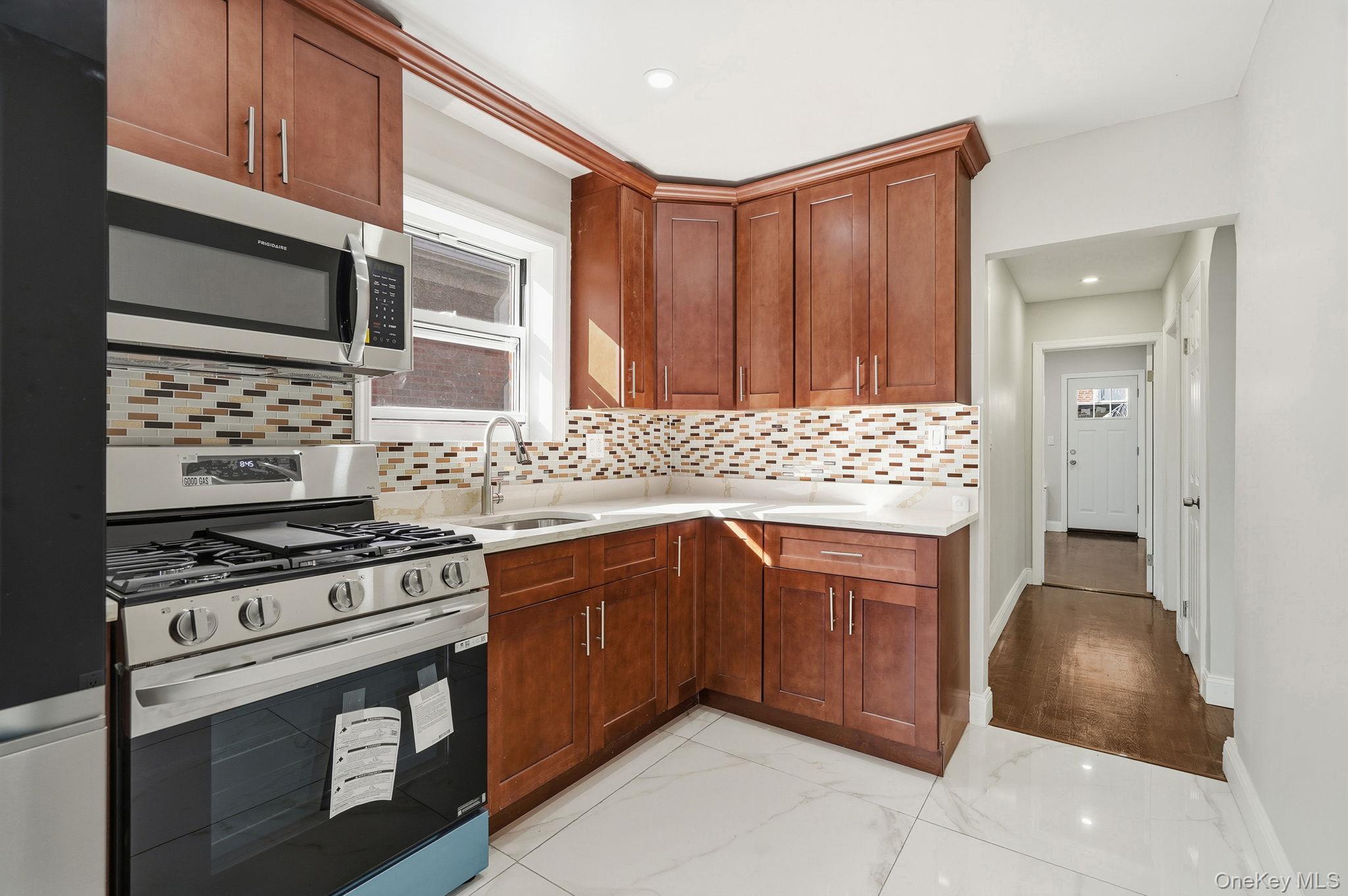 #20 photo, 2943 Yates Avenue, ブロンクス区 Bronx , NY 10469