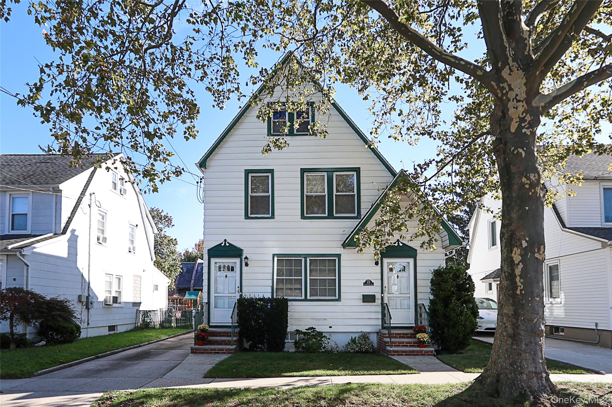 #1 photo, 23 Stratford, ナッソー郡 Williston Park , NY 11596