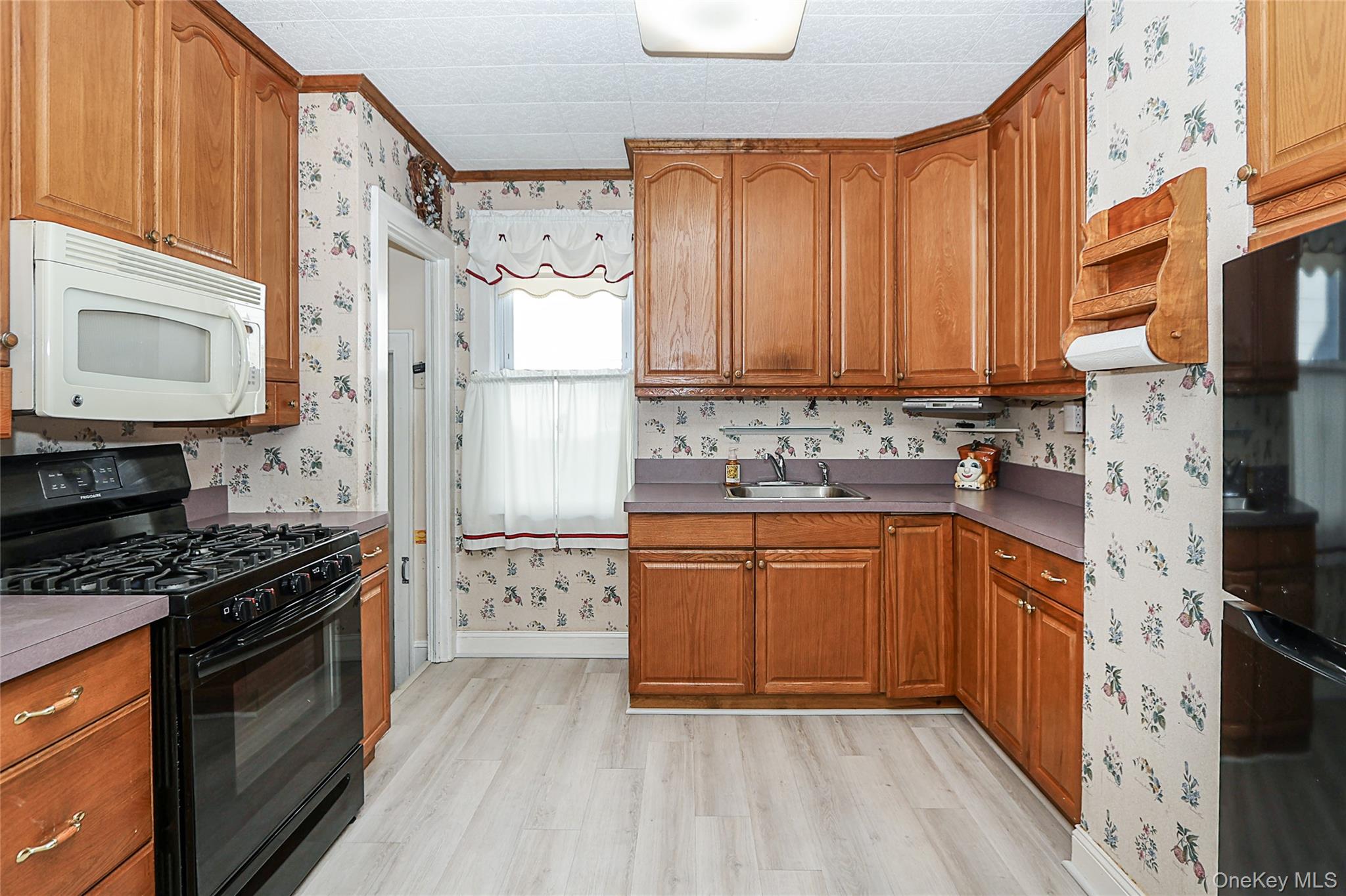 #11 photo, 23 Stratford, ナッソー郡 Williston Park , NY 11596