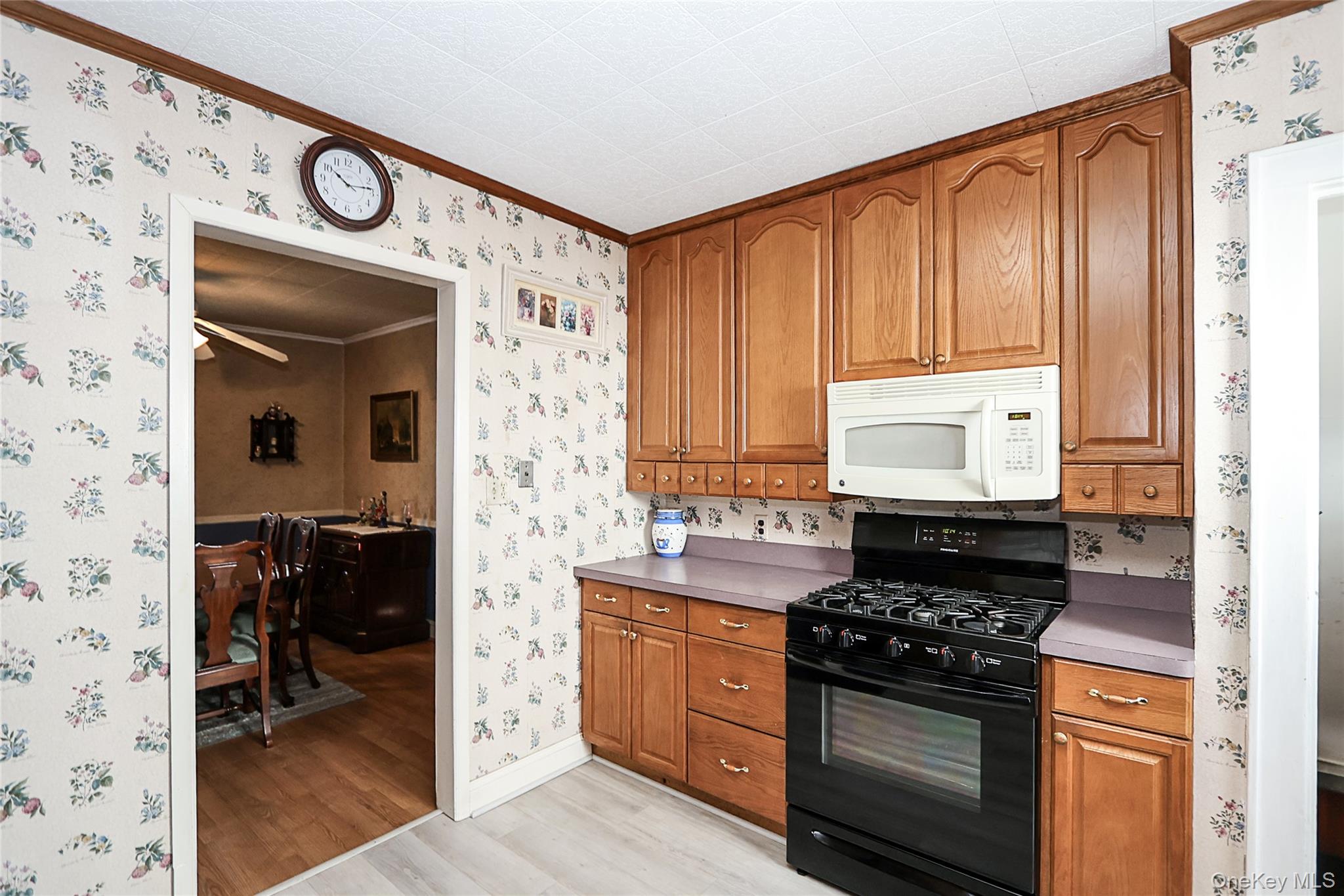 #14 photo, 23 Stratford, ナッソー郡 Williston Park , NY 11596